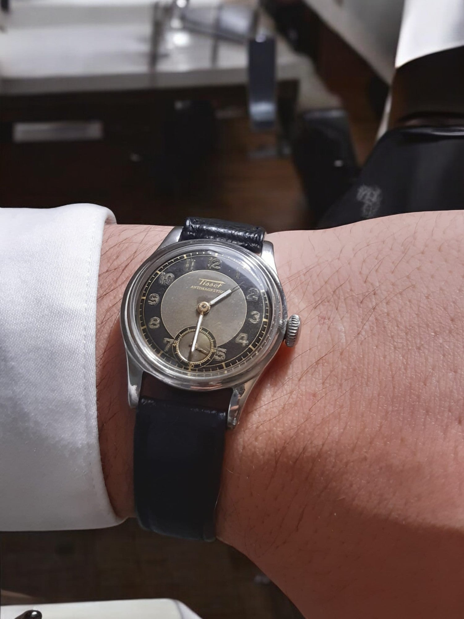Tissot Bullseye com mostrador cáqui Antimagnetique de 1941 N:243