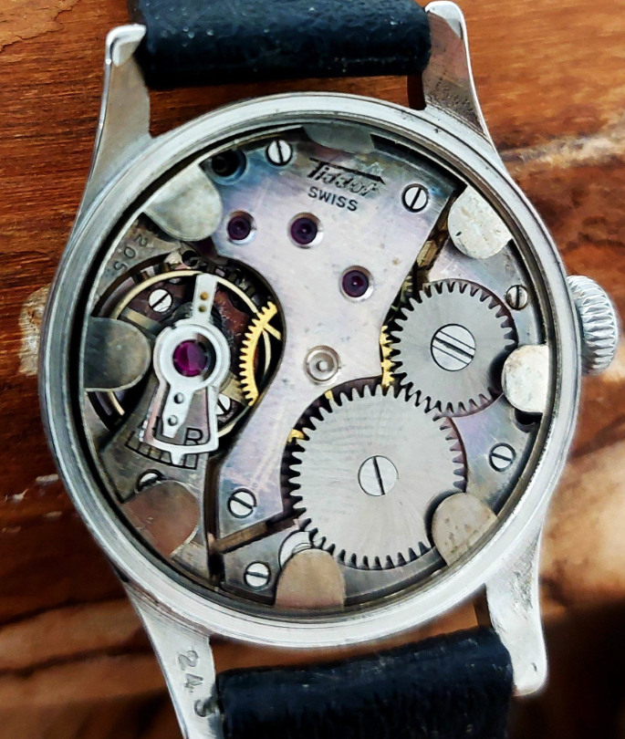 Tissot Bullseye com mostrador cáqui Antimagnetique de 1941 N:243