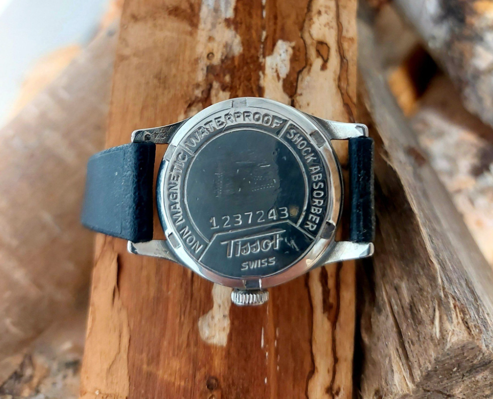 Tissot Bullseye com mostrador cáqui Antimagnetique de 1941 N:243
