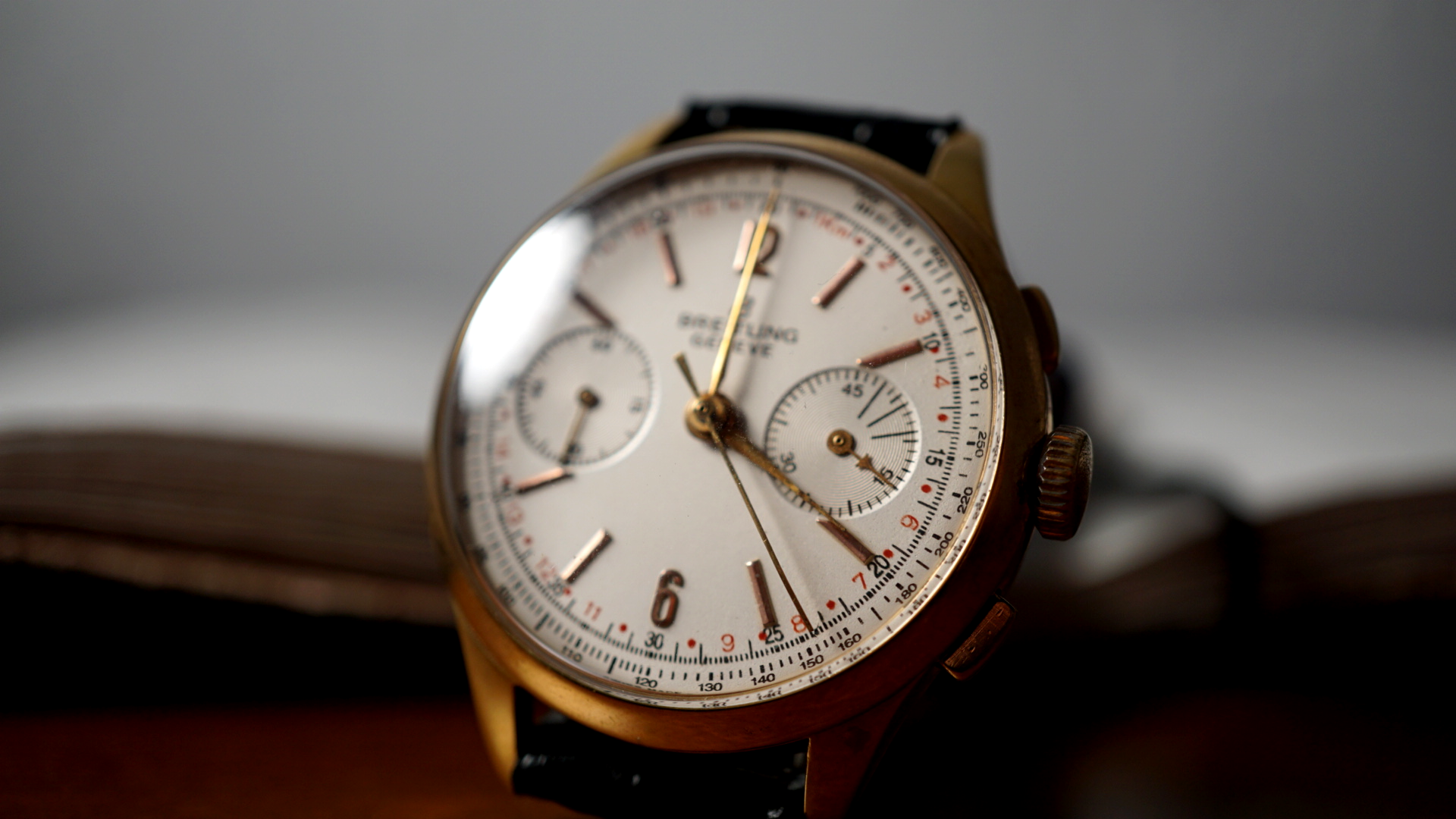 Breitling Snow Ghost – Aviation Heritage with Timeless Elegance