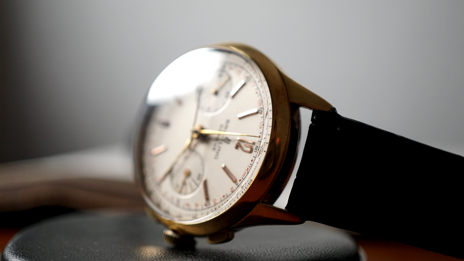 Breitling Snow Ghost – Aviation Heritage with Timeless Elegance
