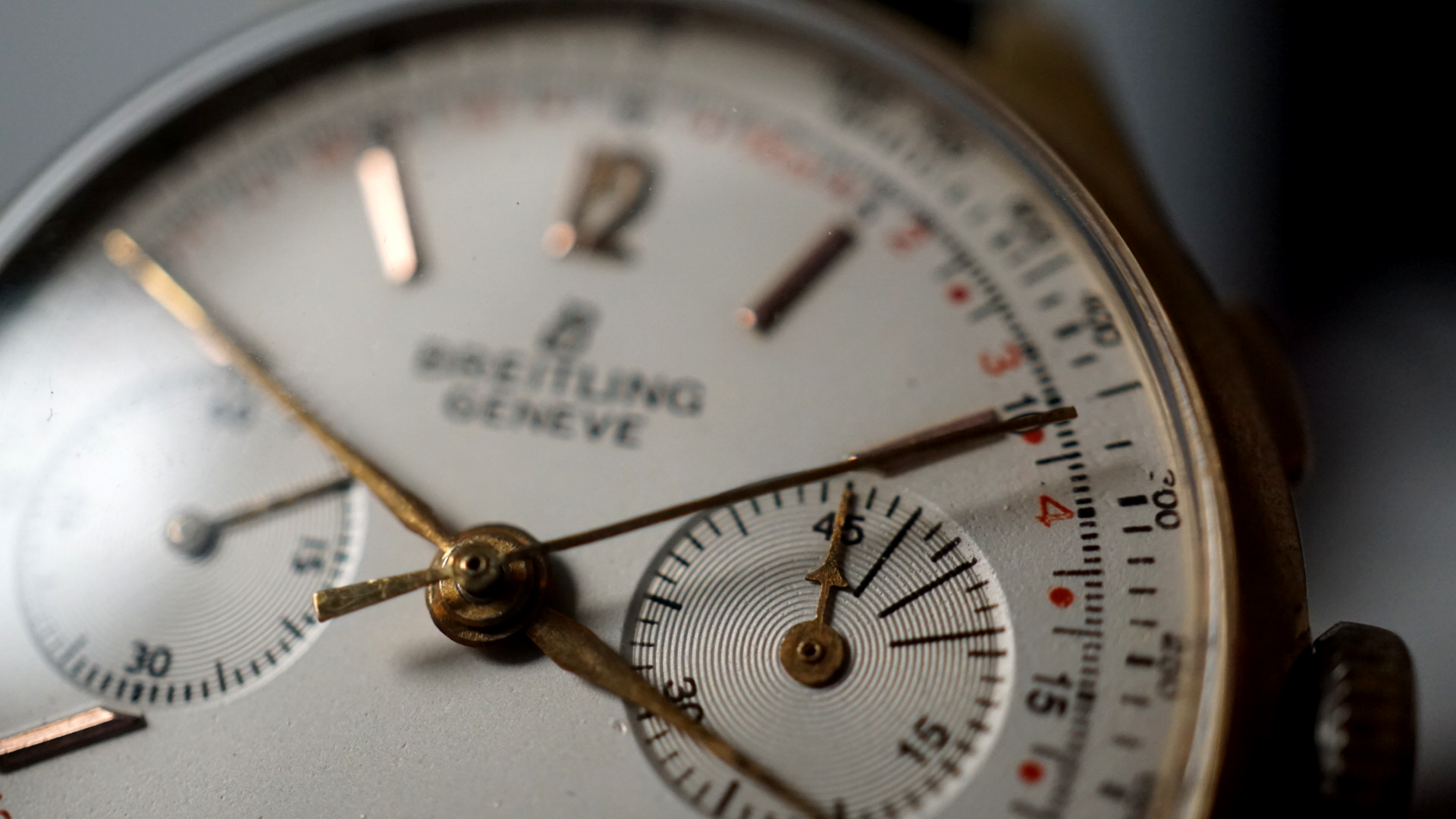 Breitling Snow Ghost – Aviation Heritage with Timeless Elegance