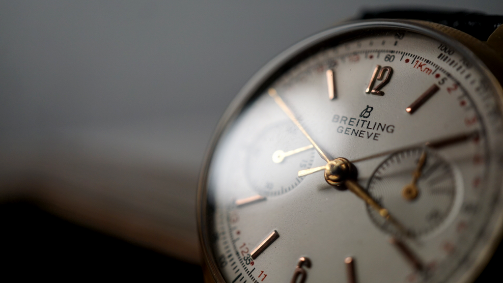 Breitling Snow Ghost – Aviation Heritage with Timeless Elegance