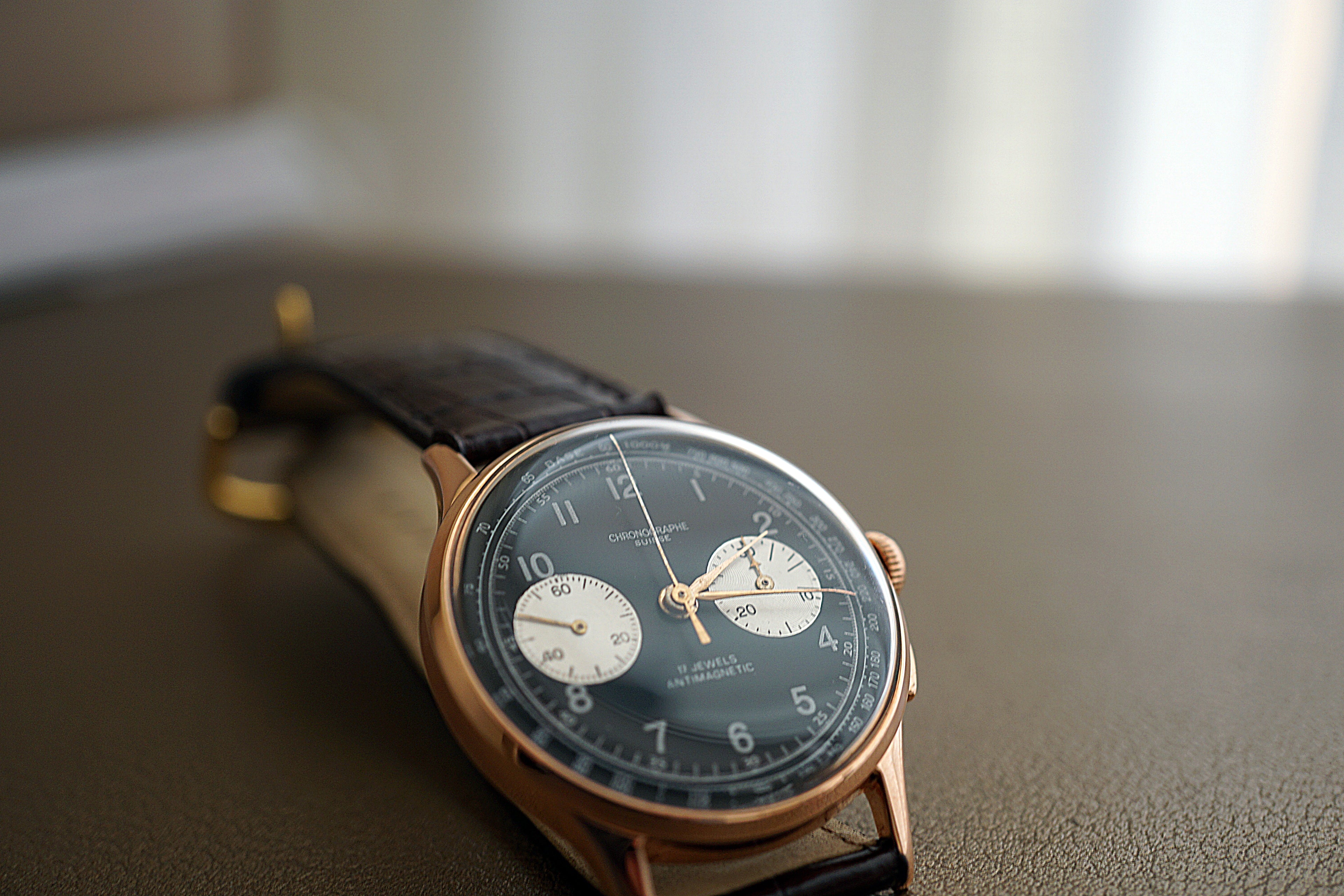 Chronograph Suisse 17 Jewels Antimagnetique panda rose gold