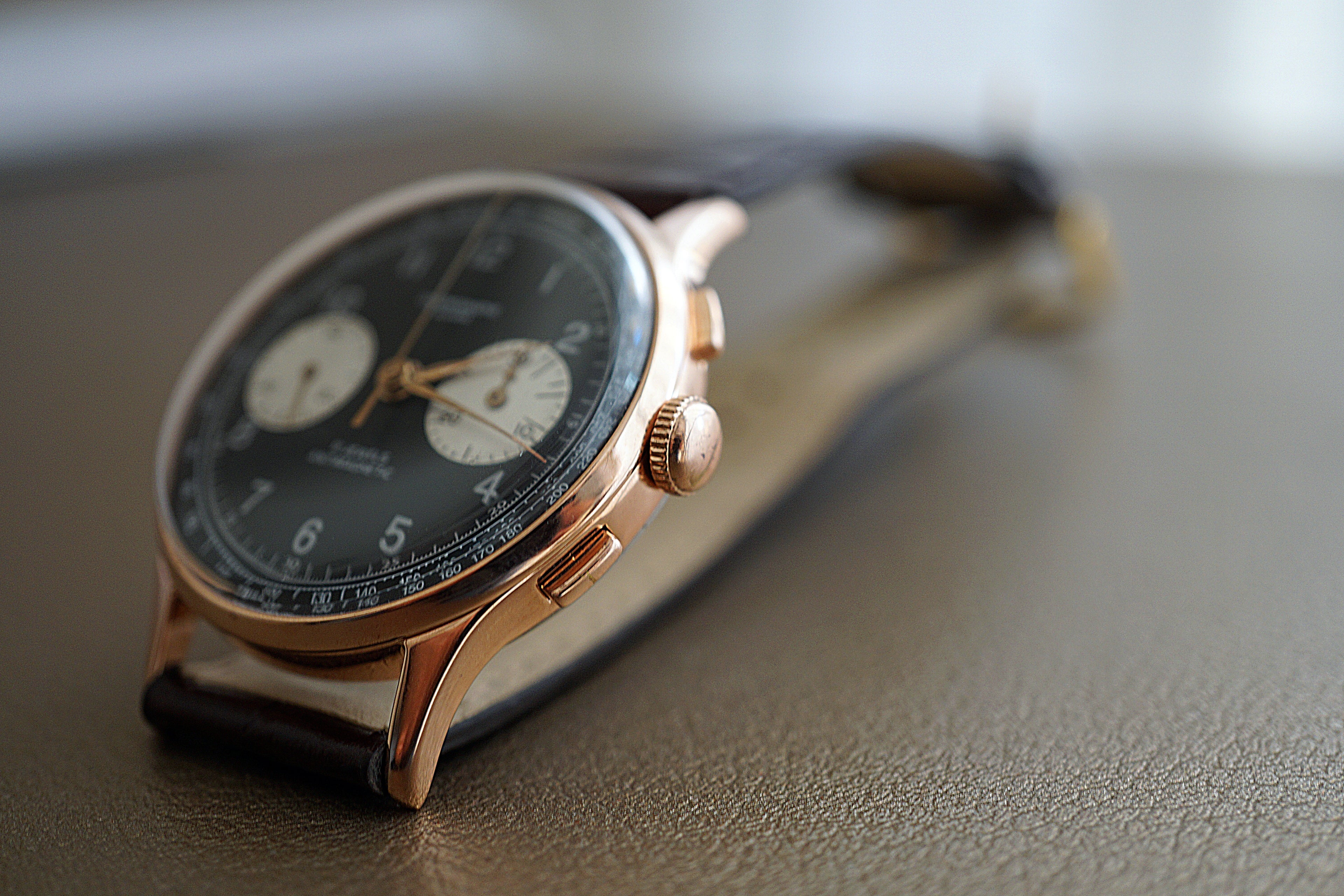 Chronograph Suisse 17 Jewels Antimagnetique panda rose gold