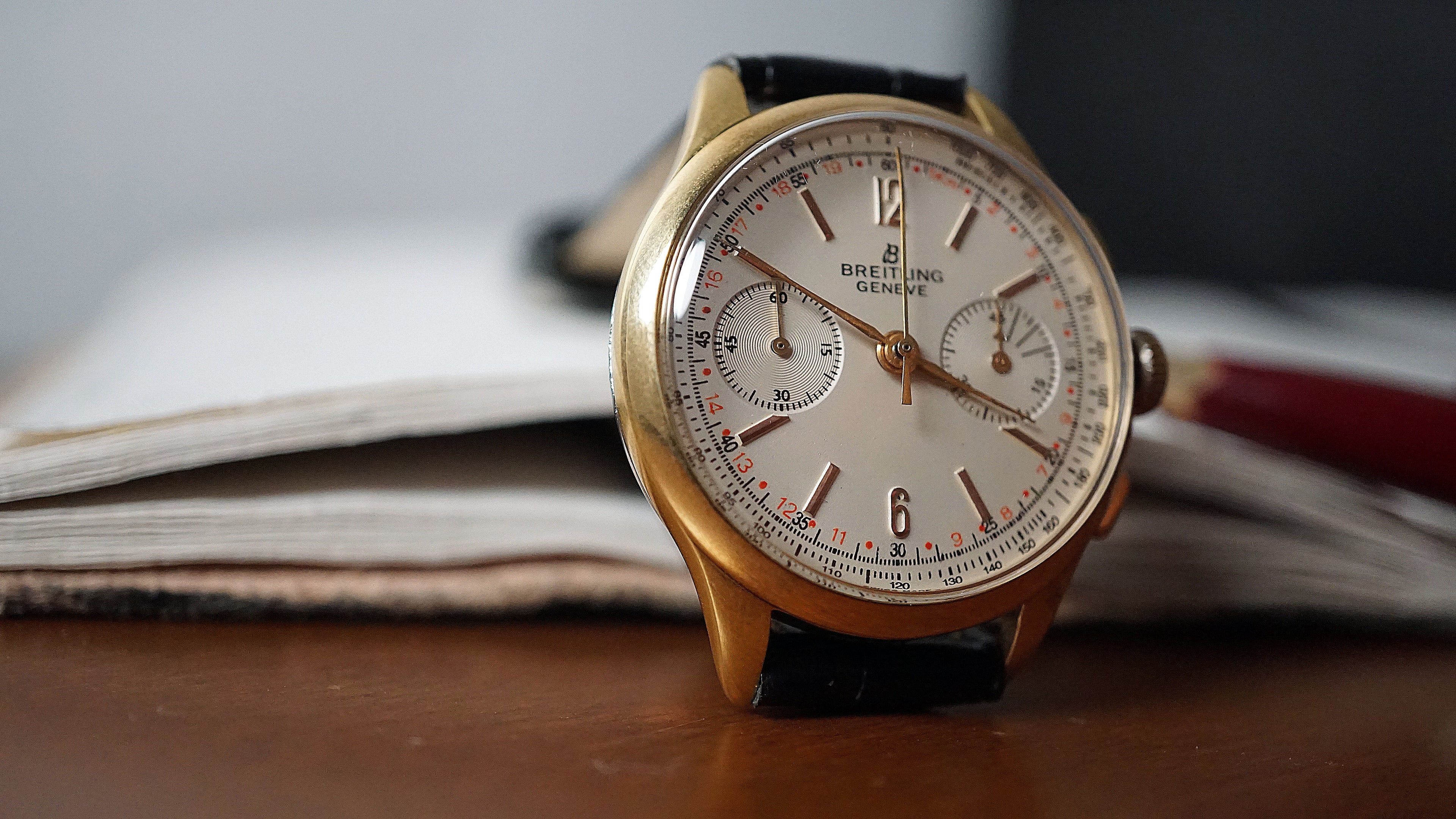 Breitling Snow Ghost – Aviation Heritage with Timeless Elegance