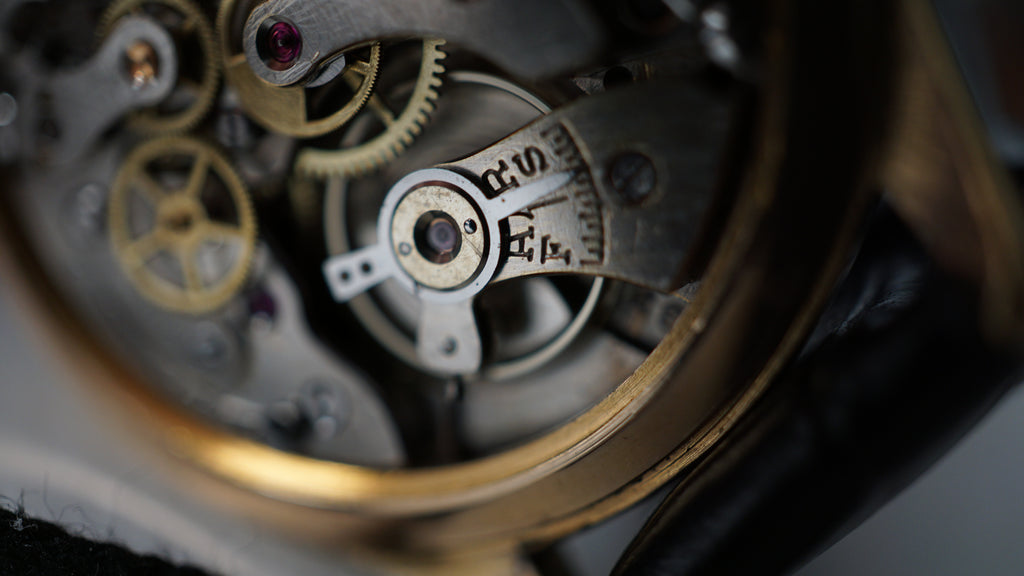 Breitling Snow Ghost – Aviation Heritage with Timeless Elegance