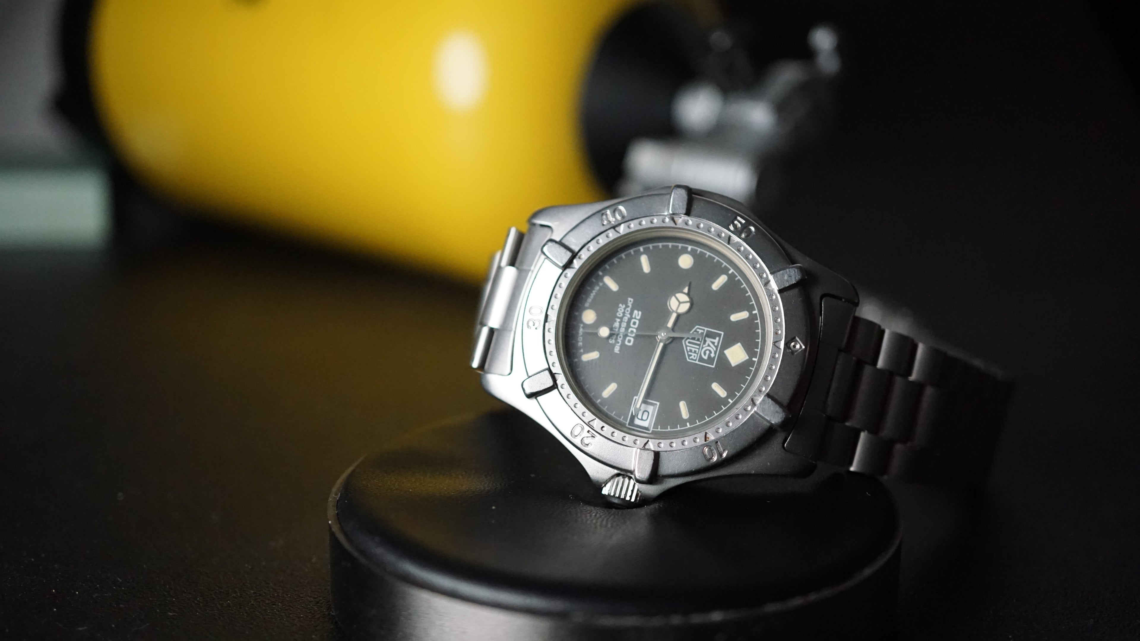Vintage TAG Heuer 2000 Professional – Black Dial Diver – 200m Diver