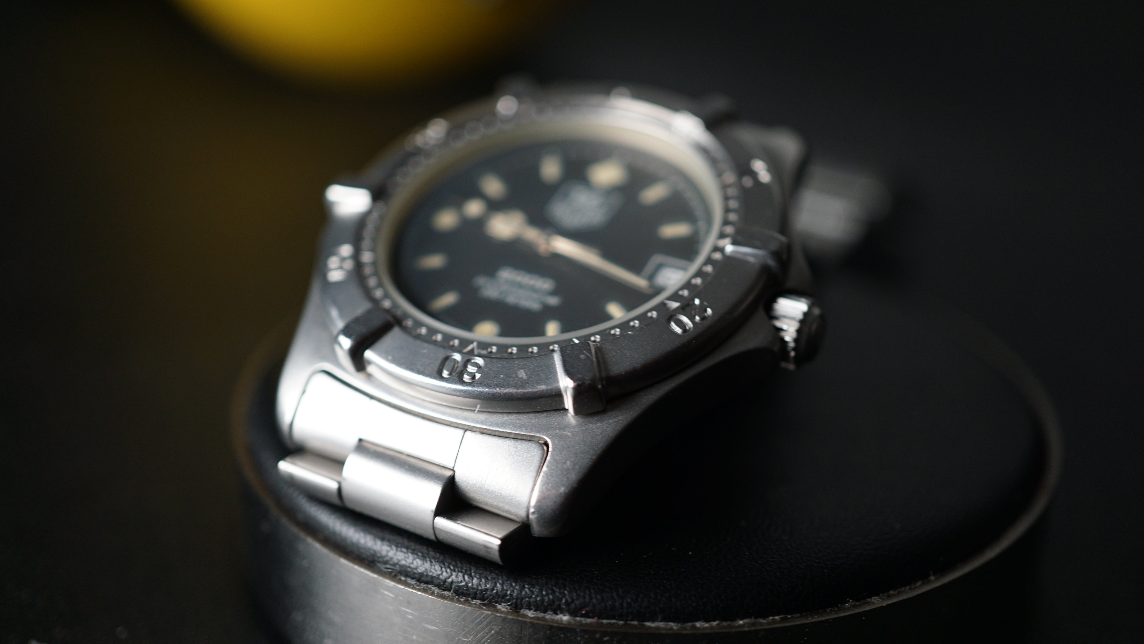 Vintage TAG Heuer 2000 Professional – Black Dial Diver – 200m Diver
