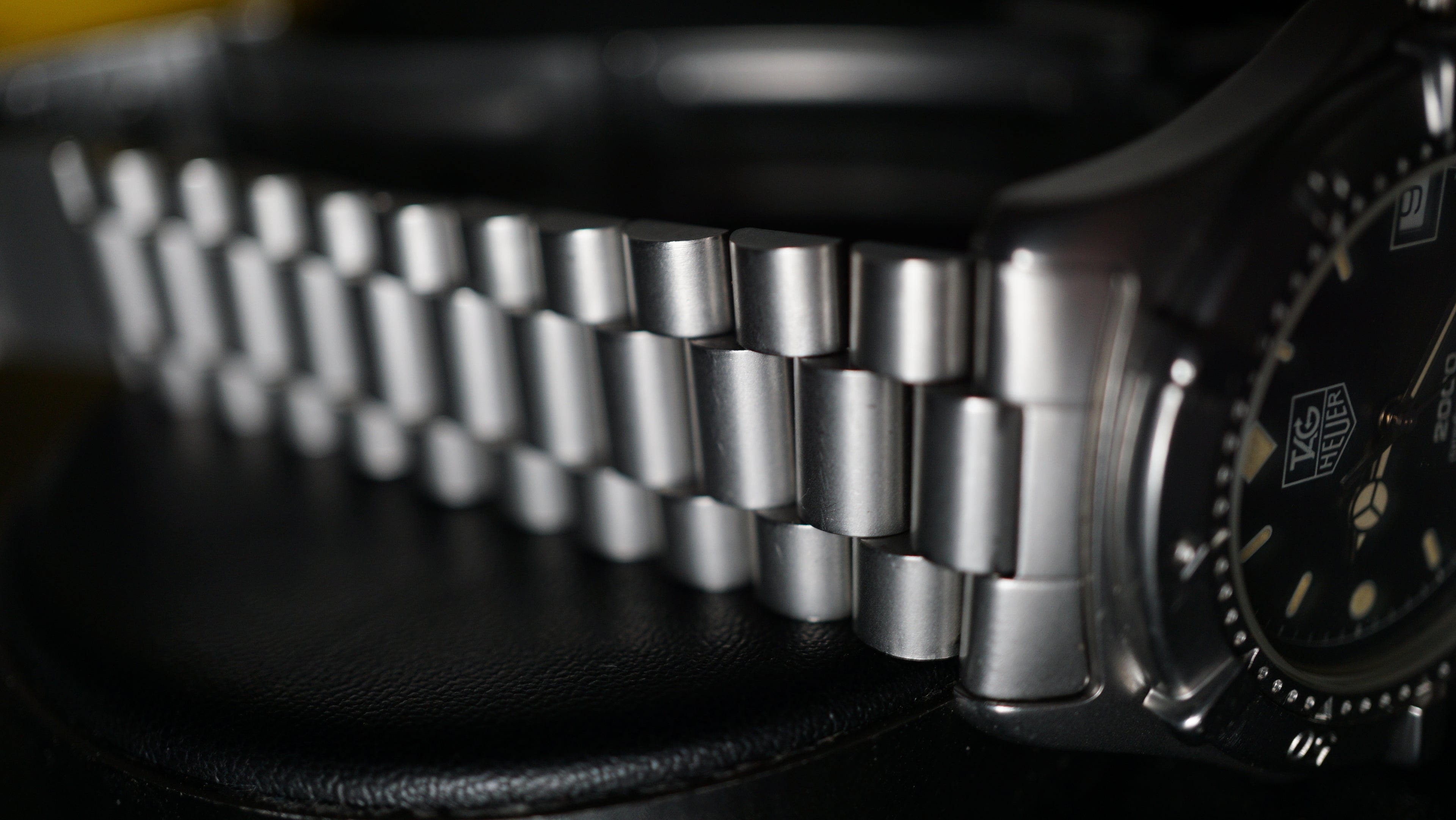 Vintage TAG Heuer 2000 Professional – Black Dial Diver – 200m Diver