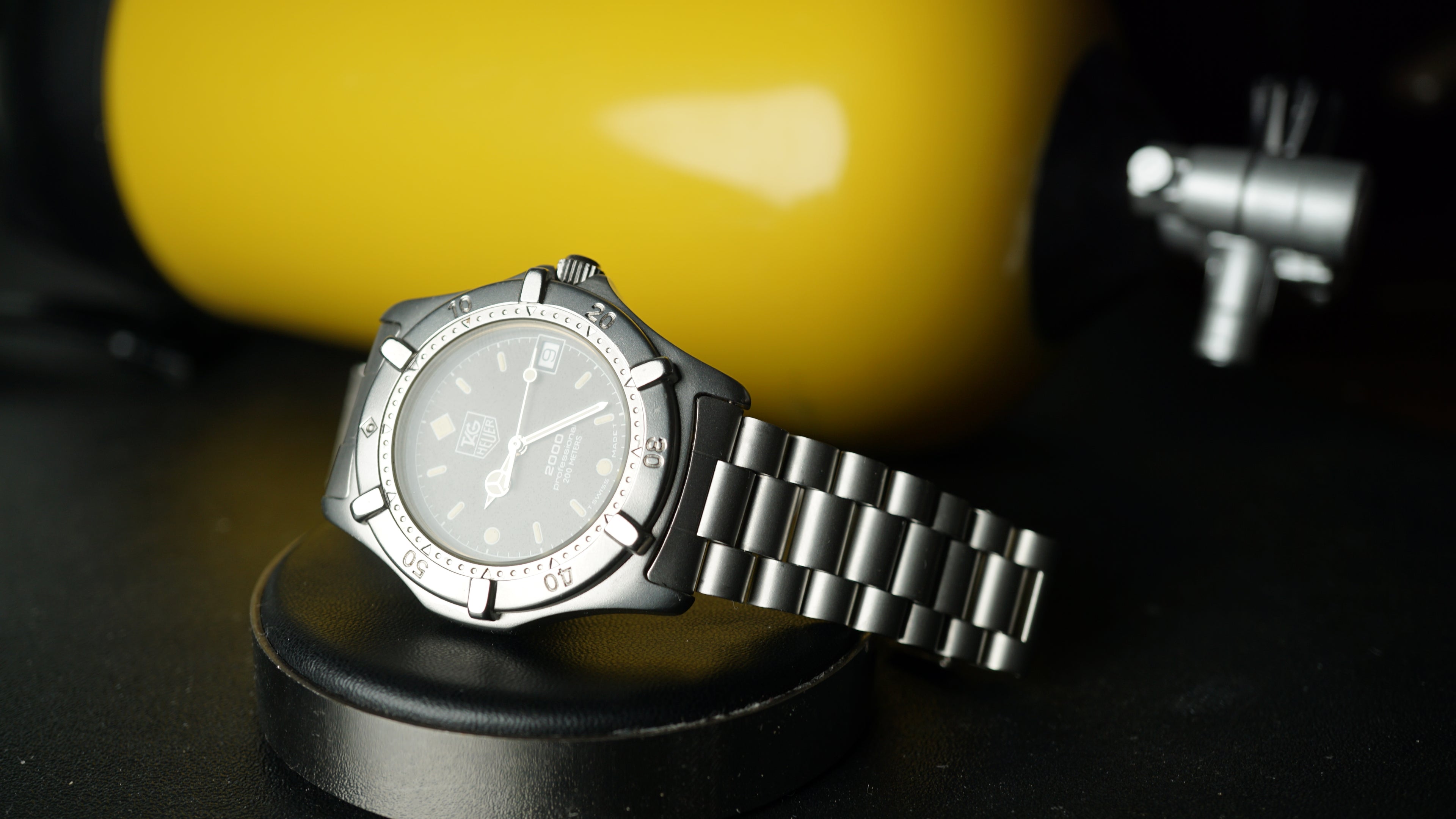 Vintage TAG Heuer 2000 Professional – Black Dial Diver – 200m Diver