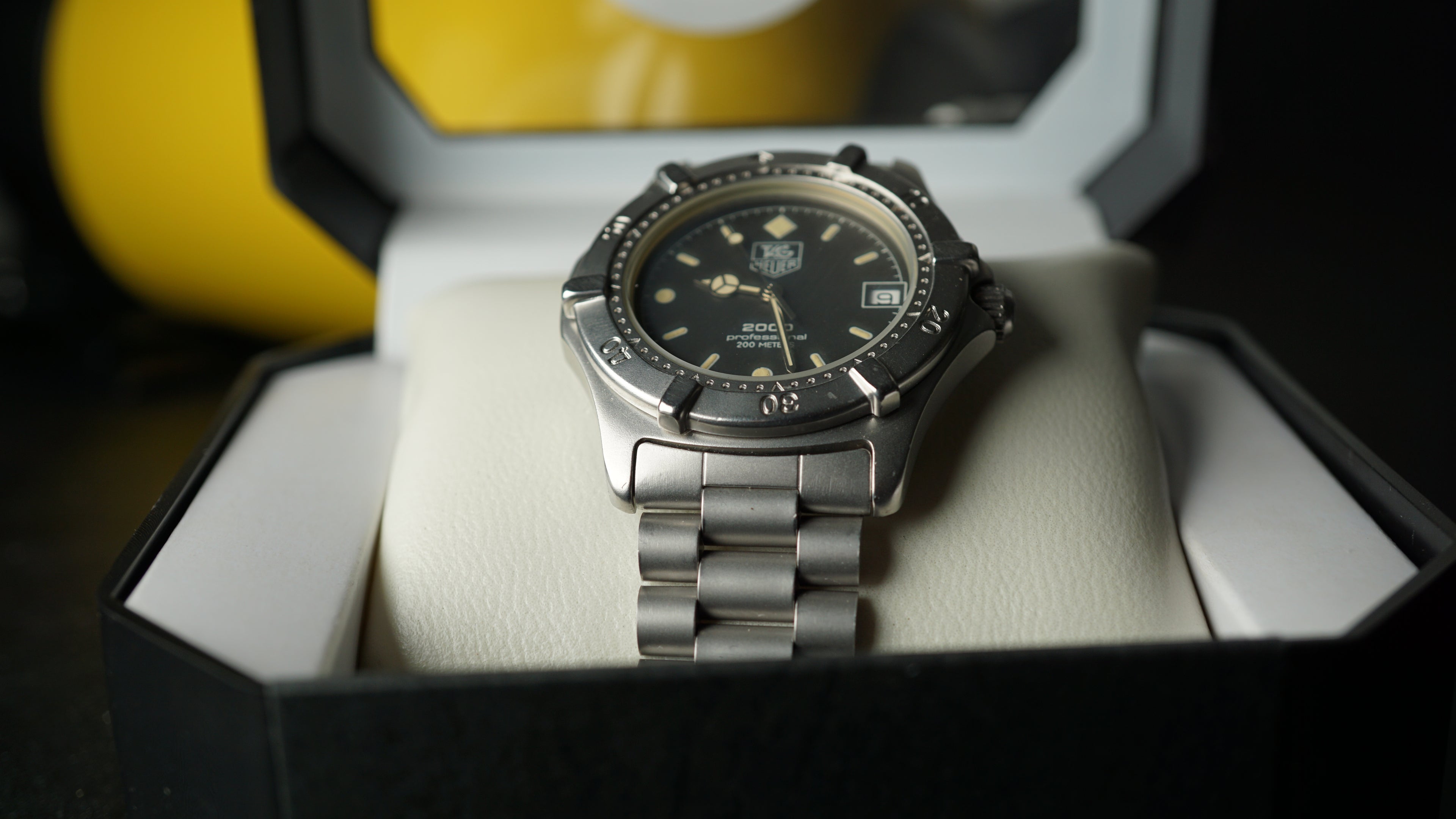 Vintage TAG Heuer 2000 Professional – Black Dial Diver – 200m Diver