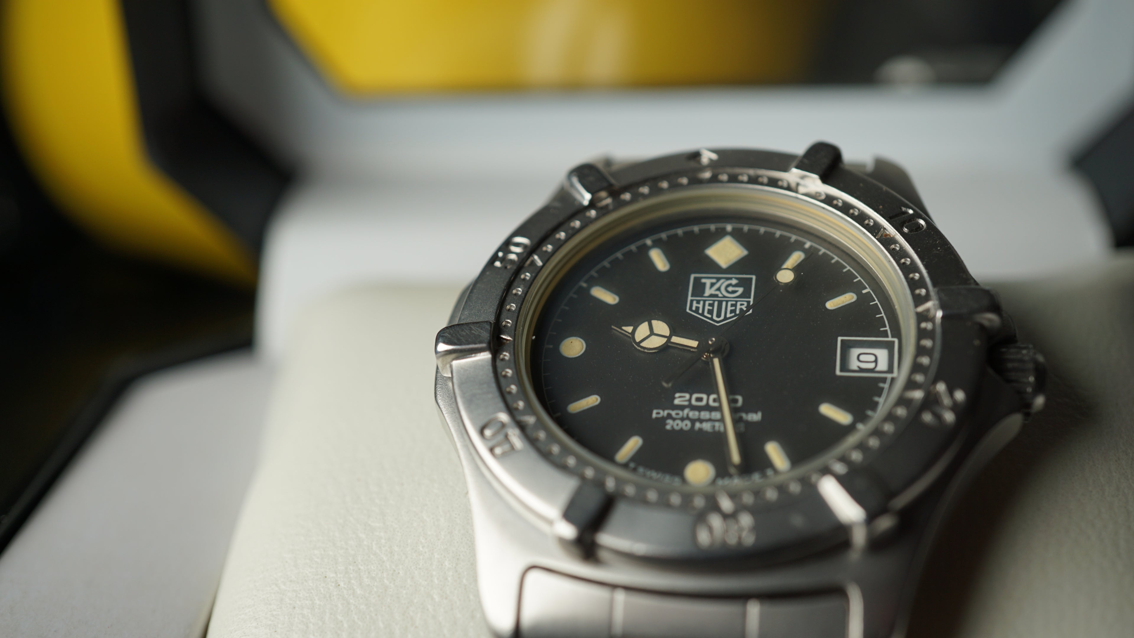 Vintage TAG Heuer 2000 Professional – Black Dial Diver – 200m Diver
