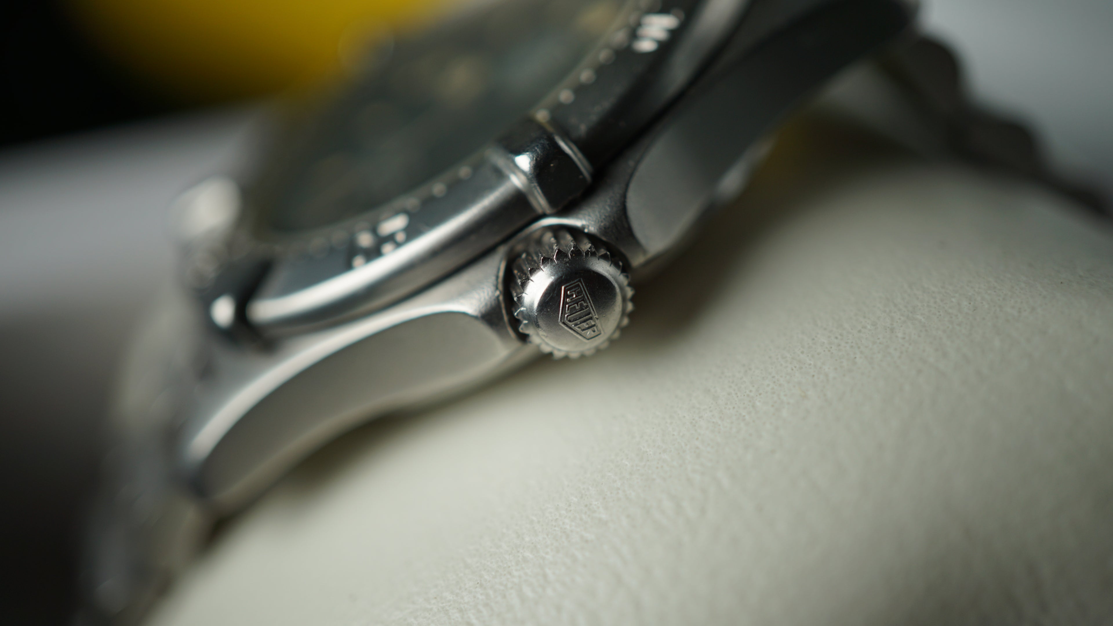 Vintage TAG Heuer 2000 Professional – Black Dial Diver – 200m Diver