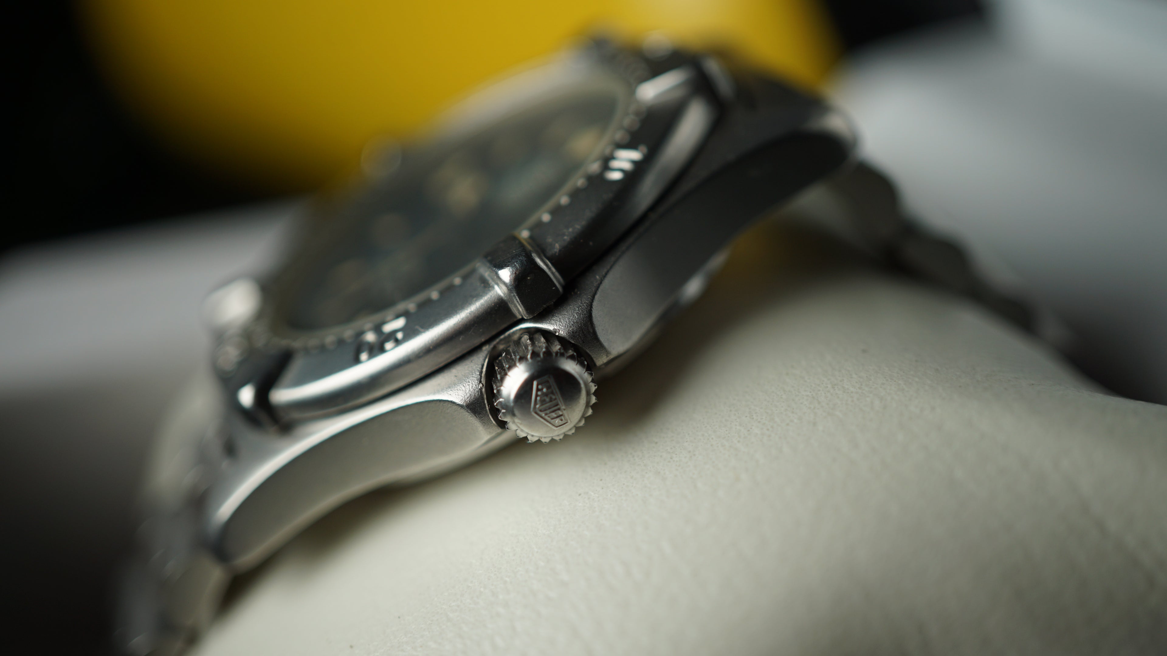 Vintage TAG Heuer 2000 Professional – Black Dial Diver – 200m Diver