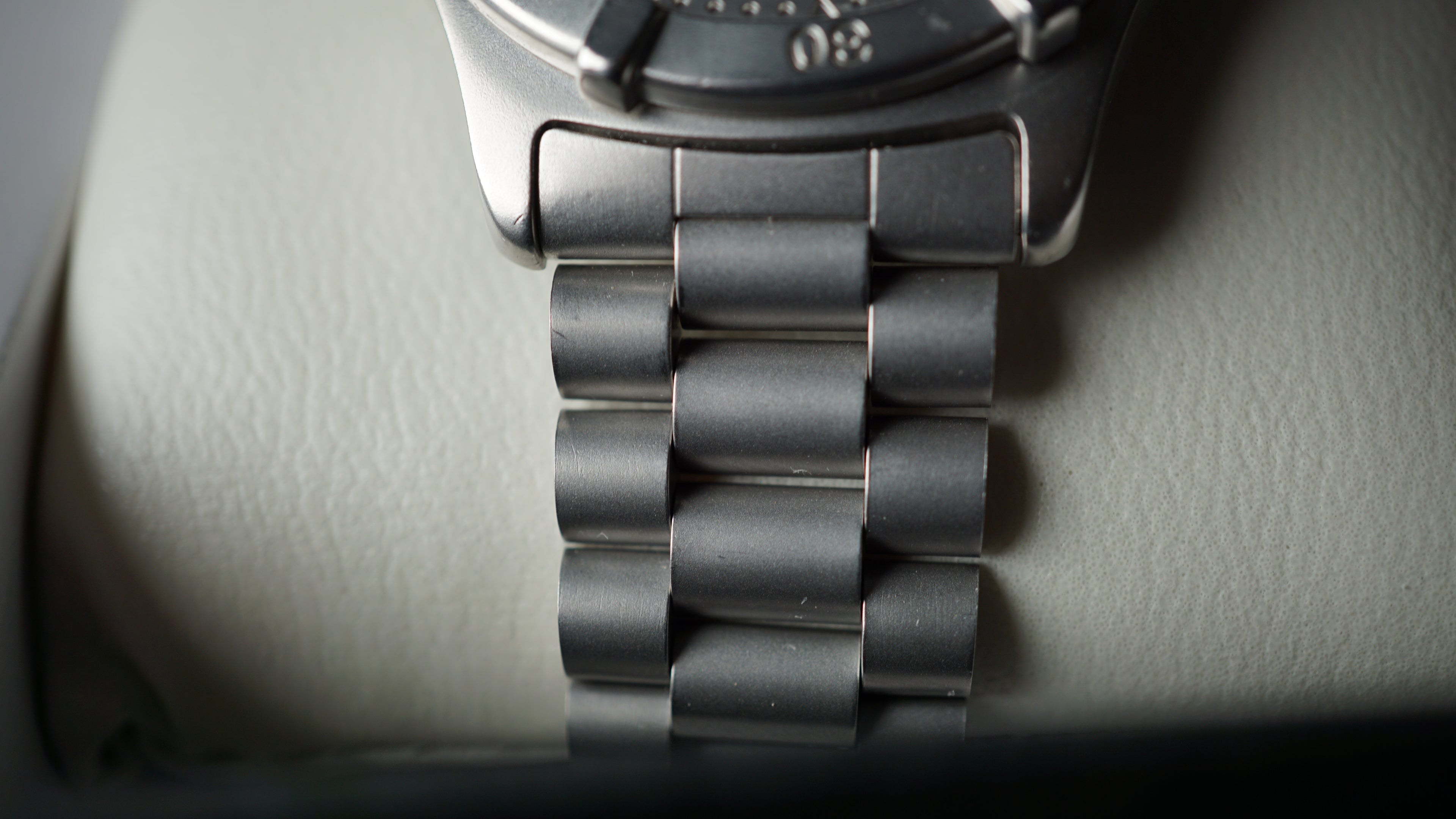 Vintage TAG Heuer 2000 Professional – Black Dial Diver – 200m Diver