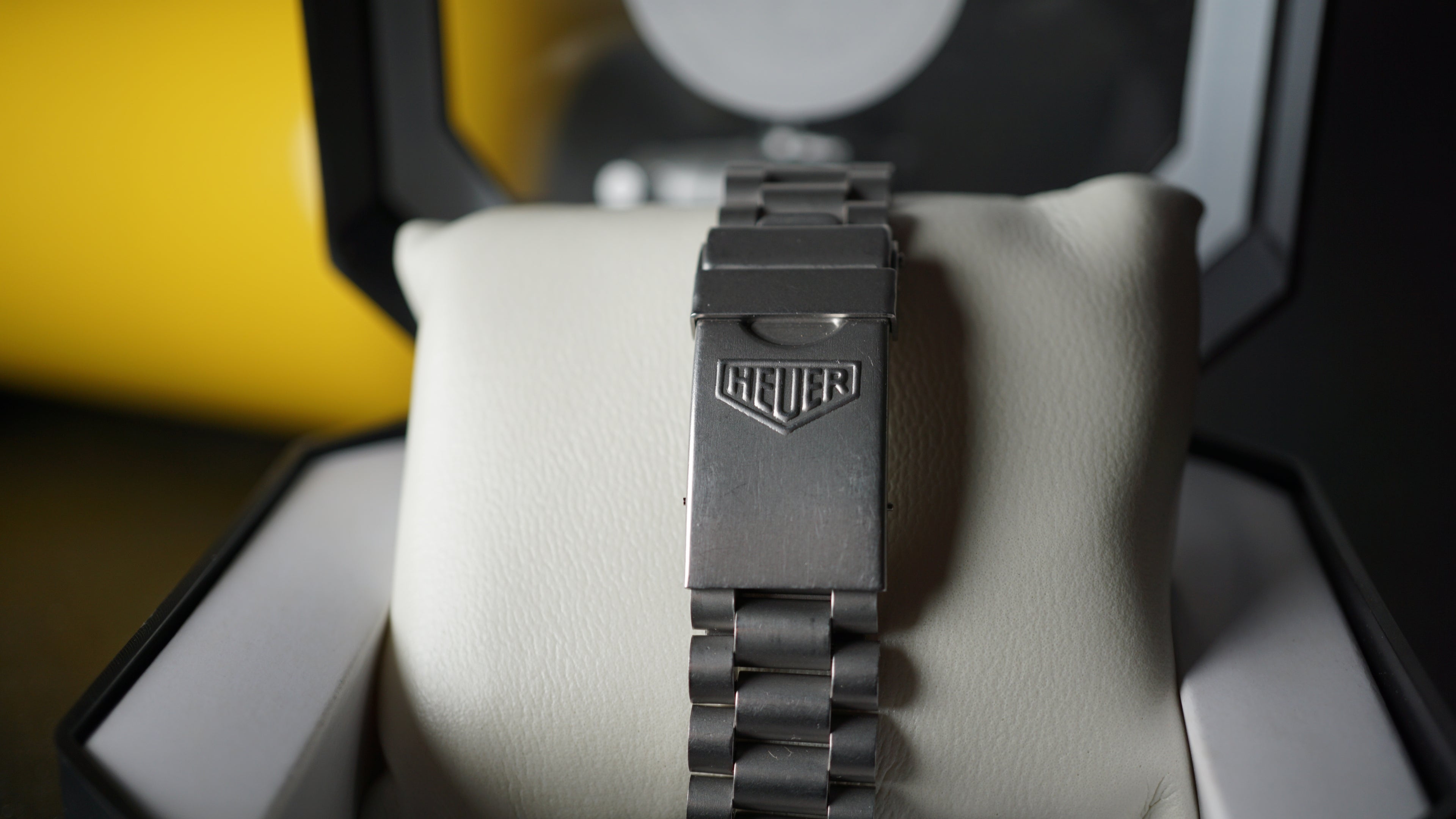 Vintage TAG Heuer 2000 Professional – Black Dial Diver – 200m Diver