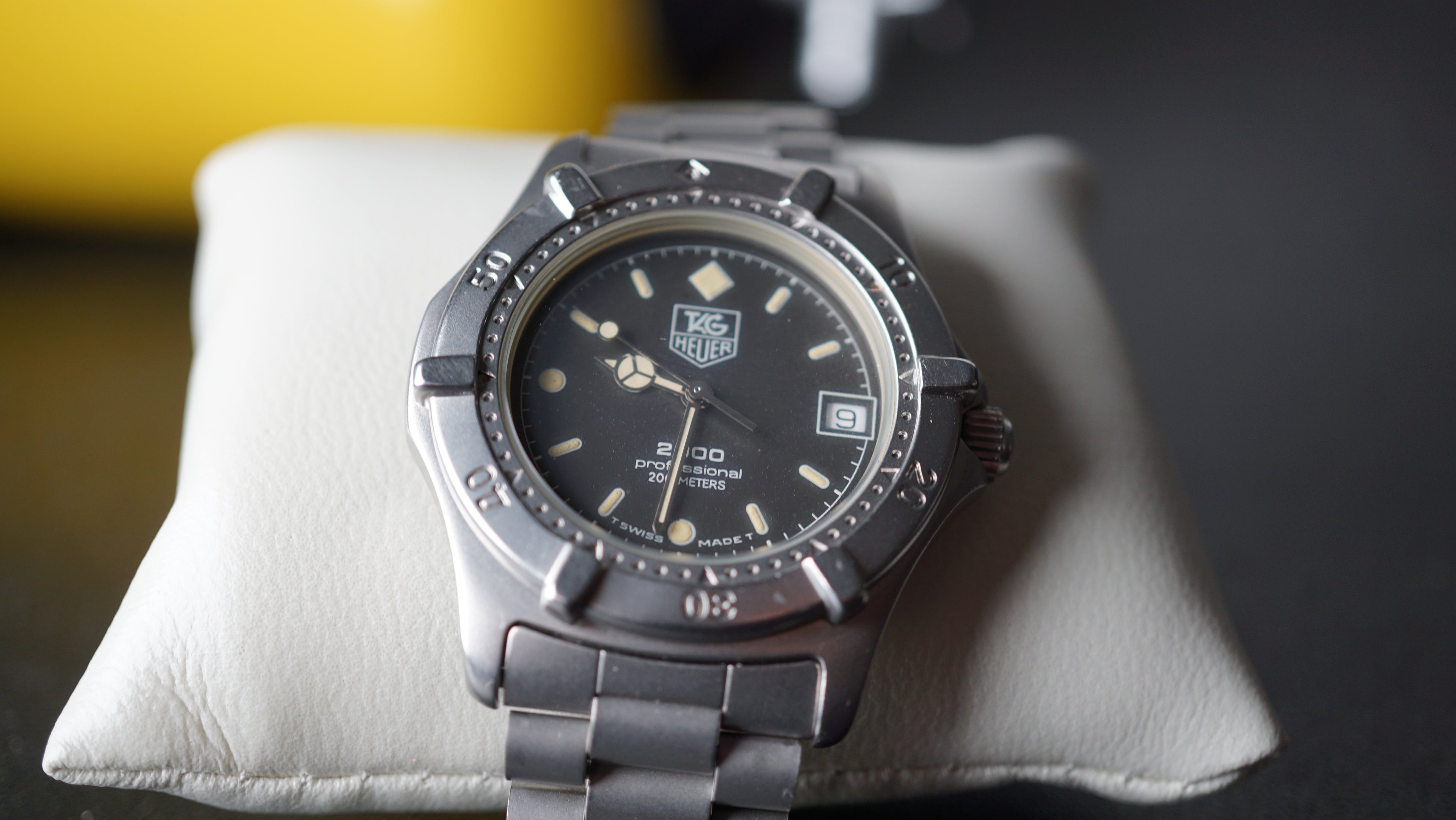 Vintage TAG Heuer 2000 Professional – Black Dial Diver – 200m Diver