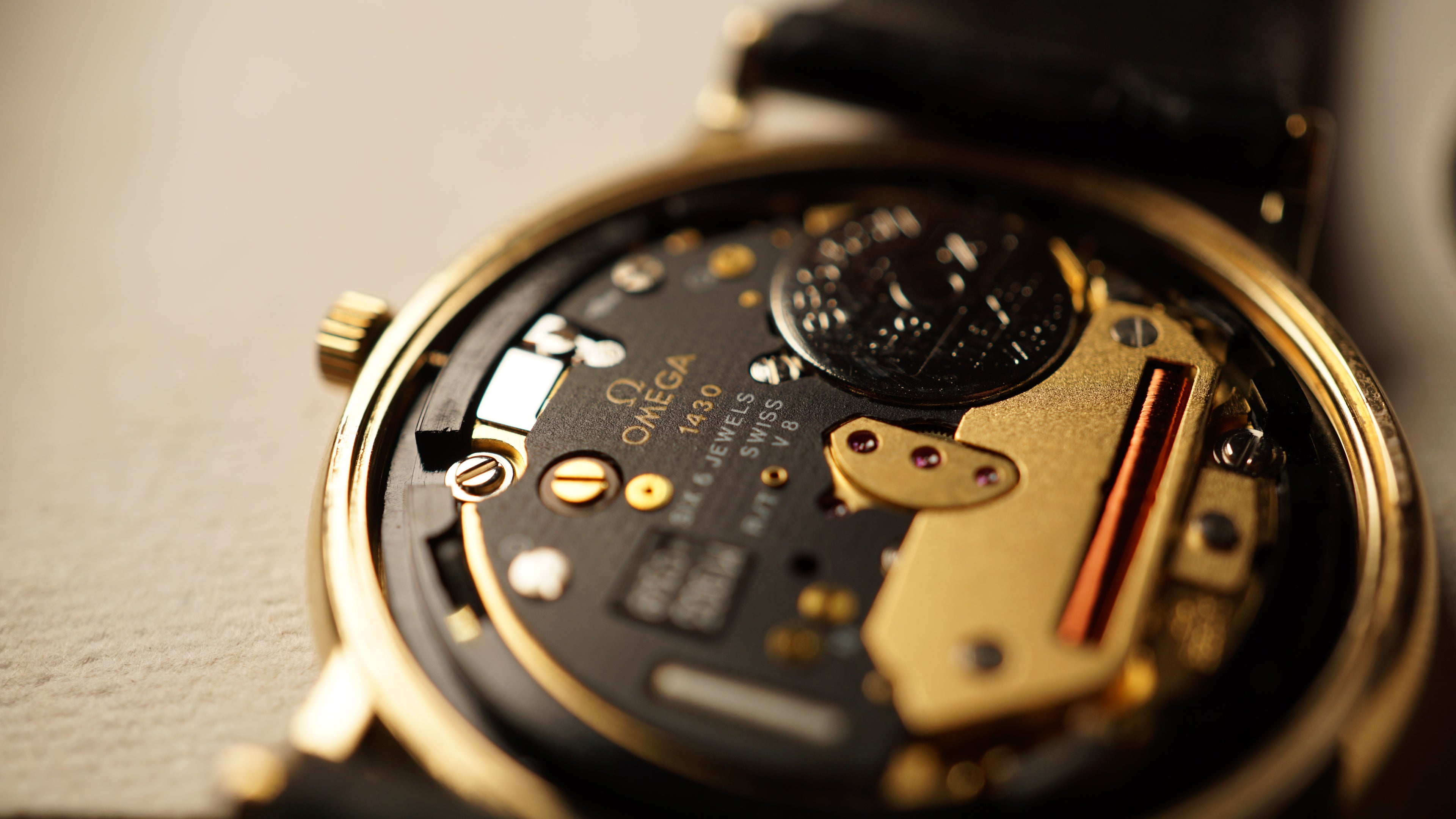Omega De Ville Quartz Date roman dial