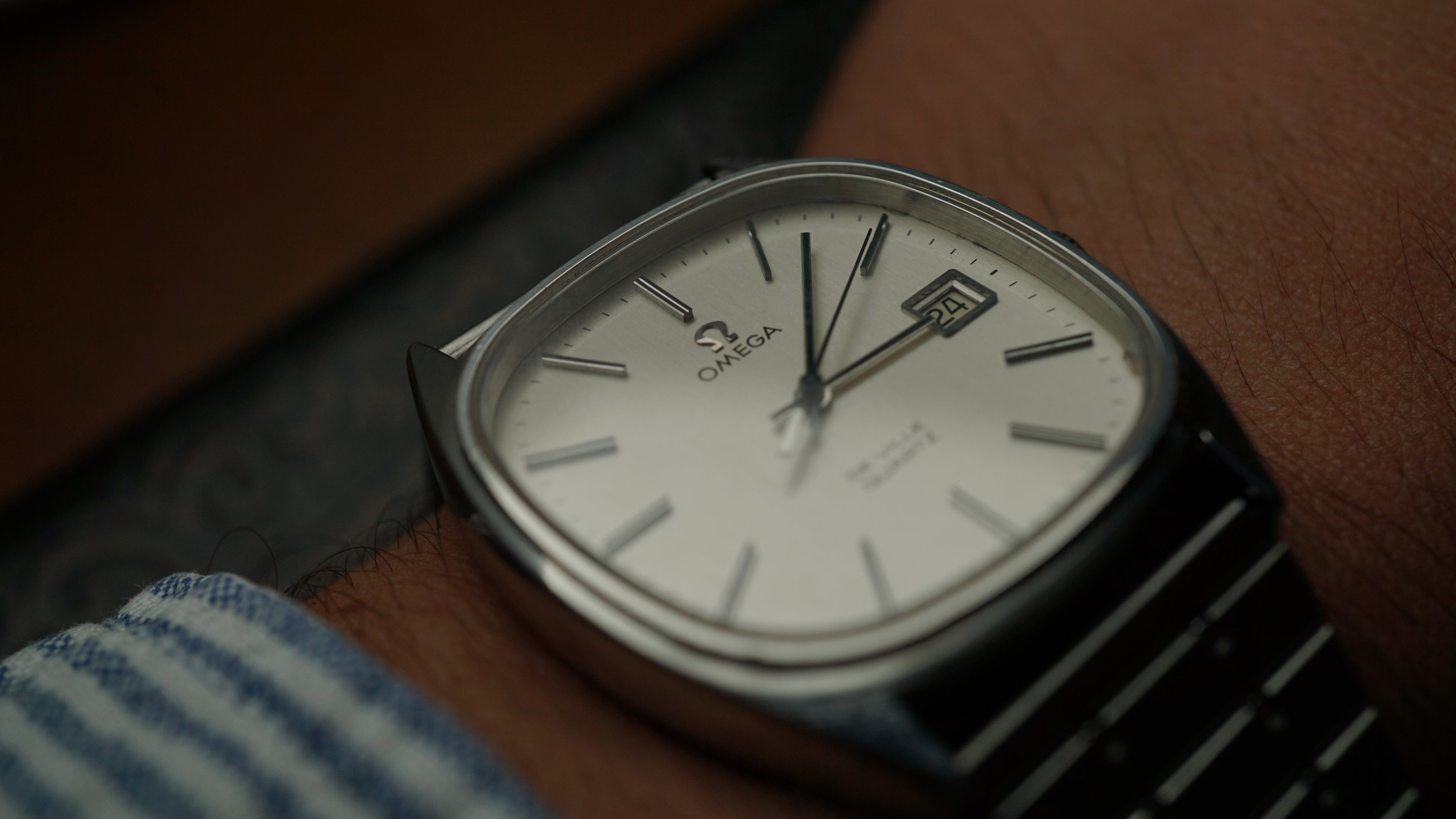 Omega De Ville Quartz Square – Classic Gentleman Timepiece