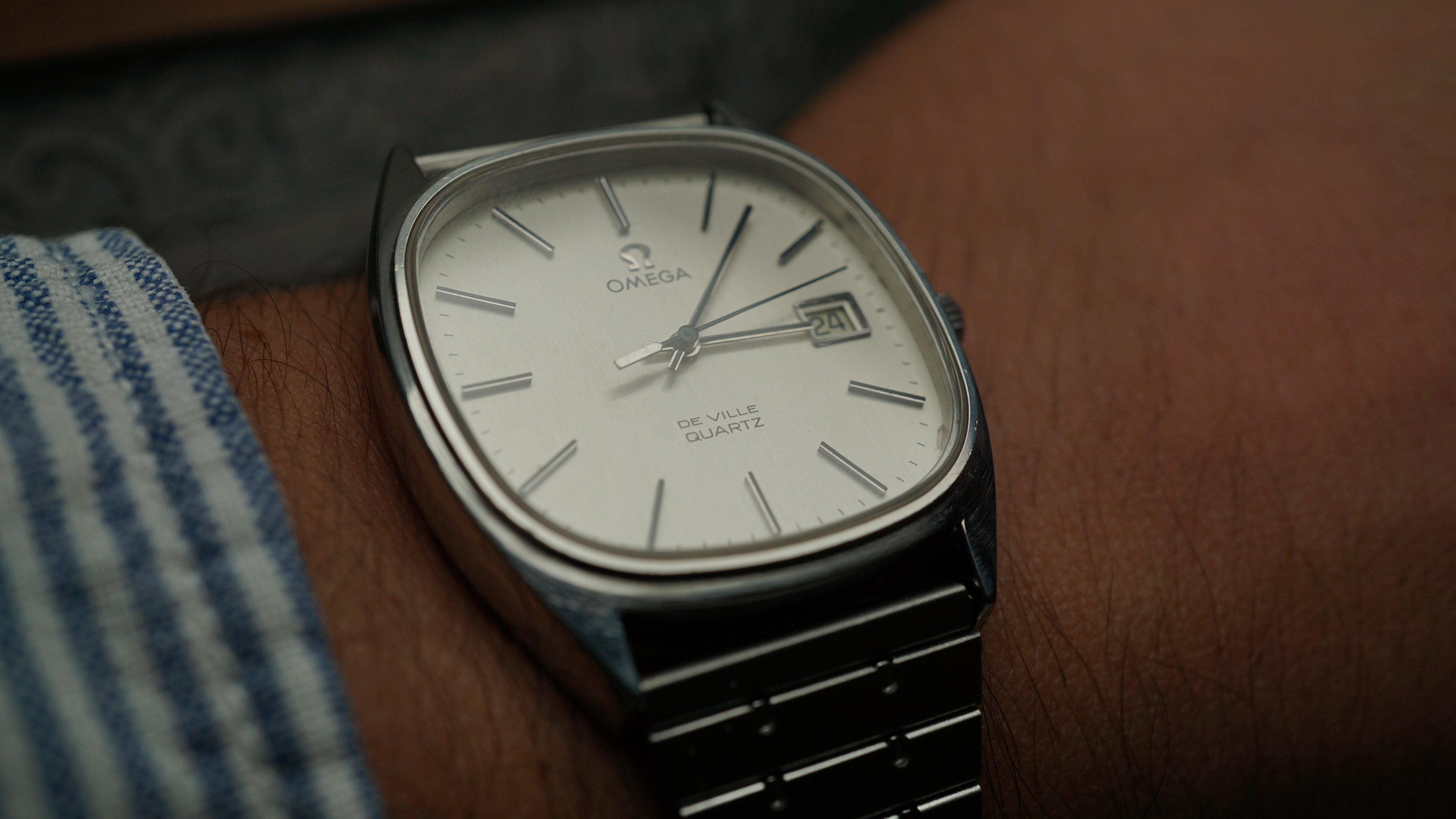 Omega De Ville Quartz Square – Classic Gentleman Timepiece