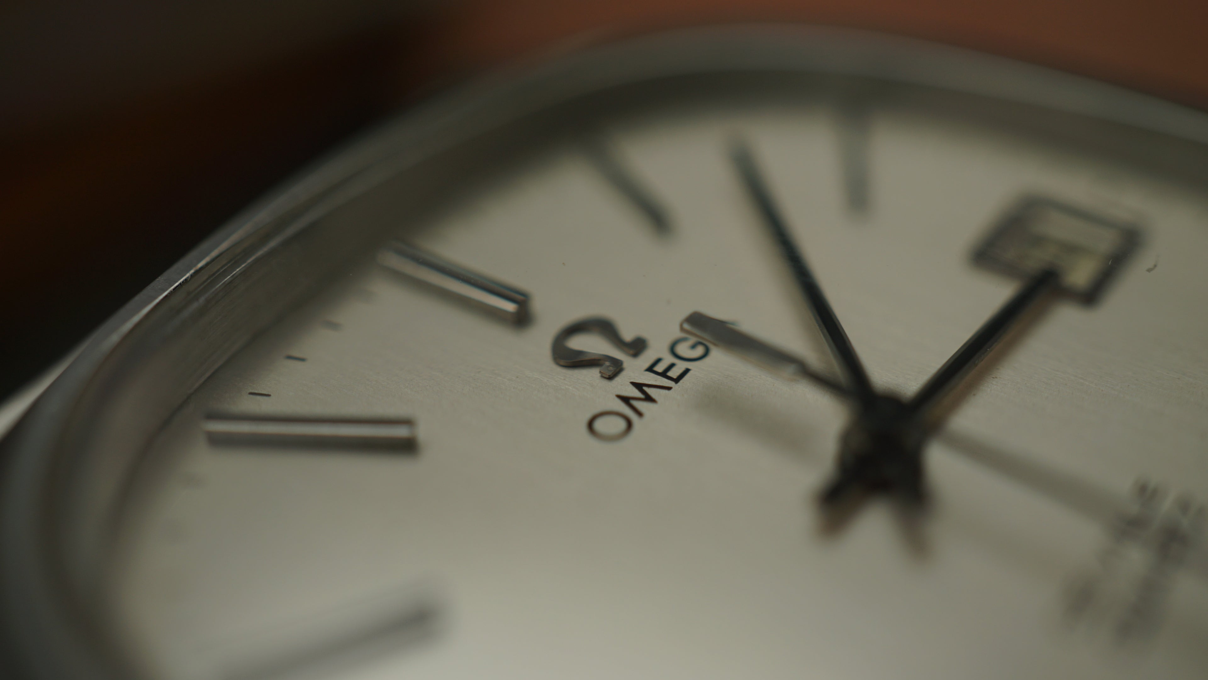 Omega De Ville Quartz Square – Classic Gentleman Timepiece