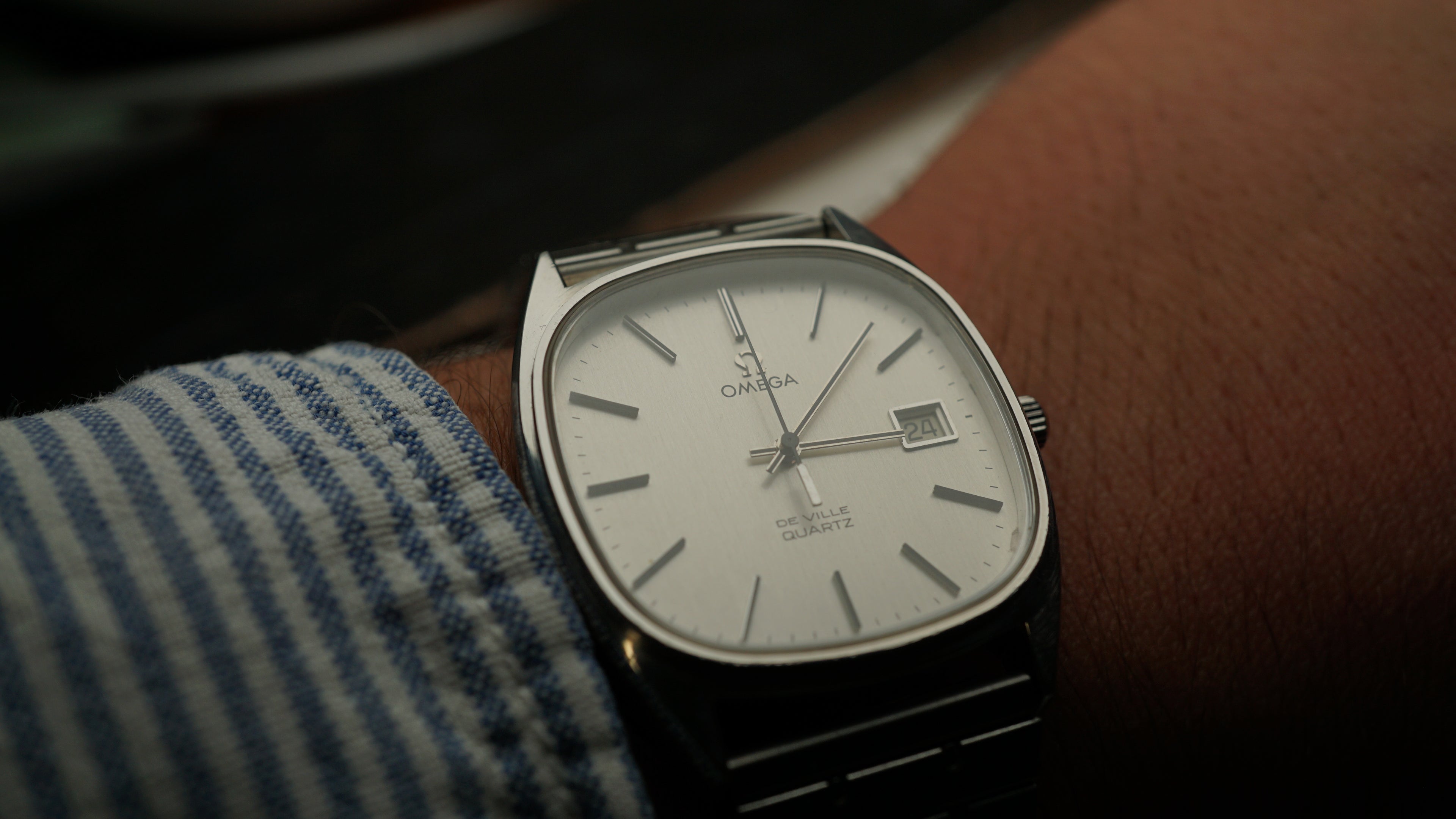 Omega De Ville Quartz Square – Classic Gentleman Timepiece