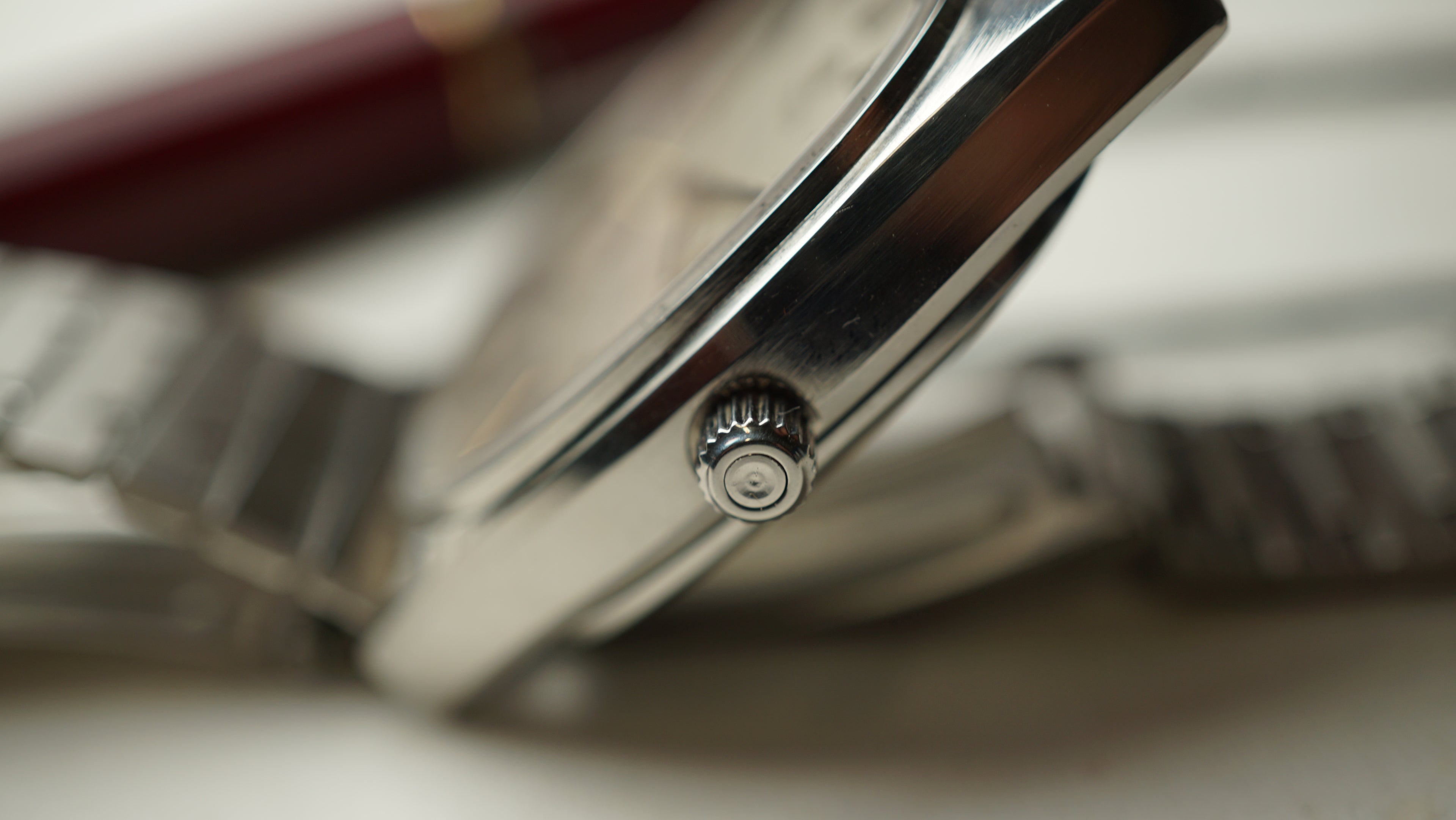 Omega De Ville Quartz Square – Classic Gentleman Timepiece