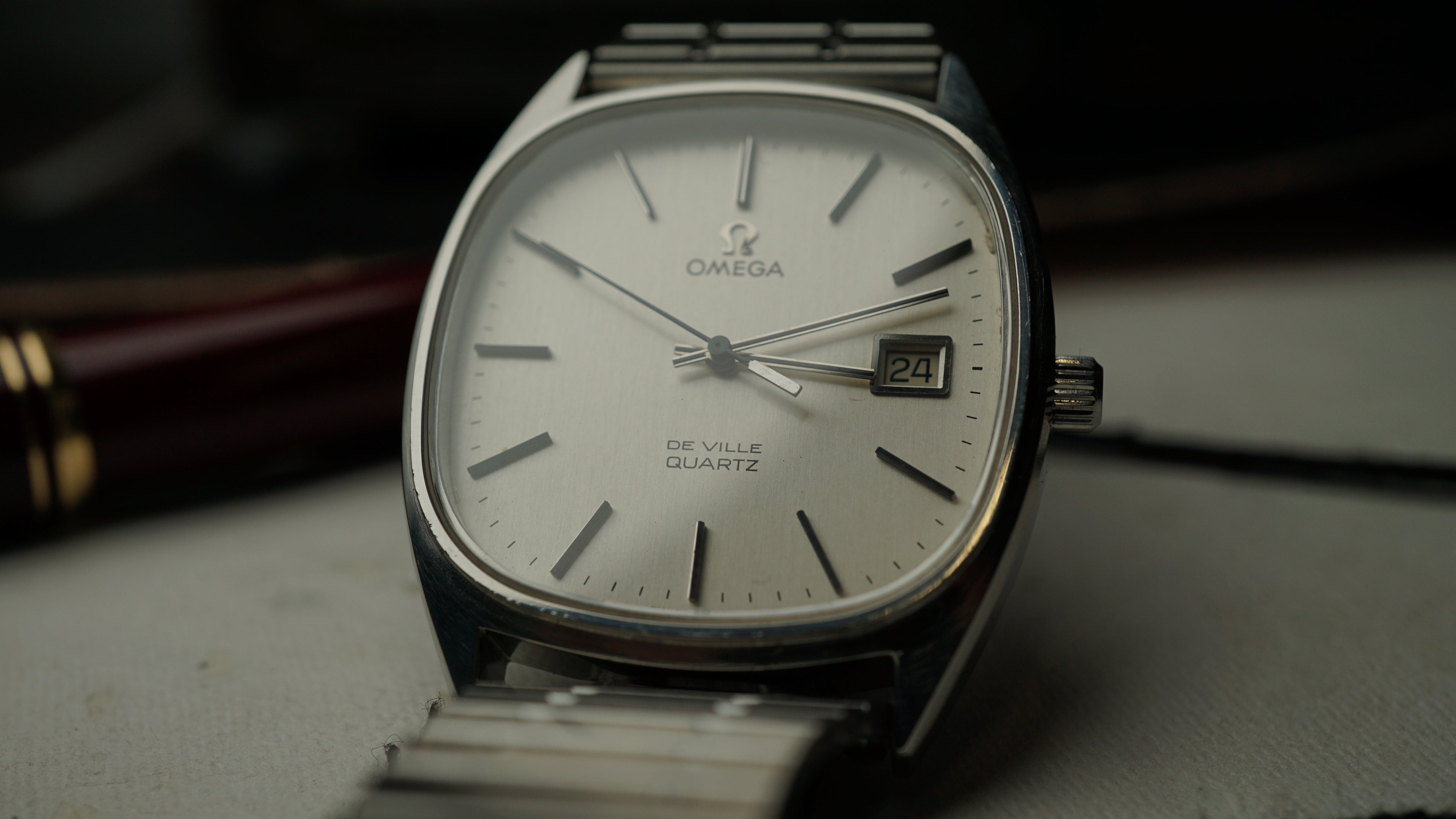 Omega De Ville Quartz Square – Classic Gentleman Timepiece