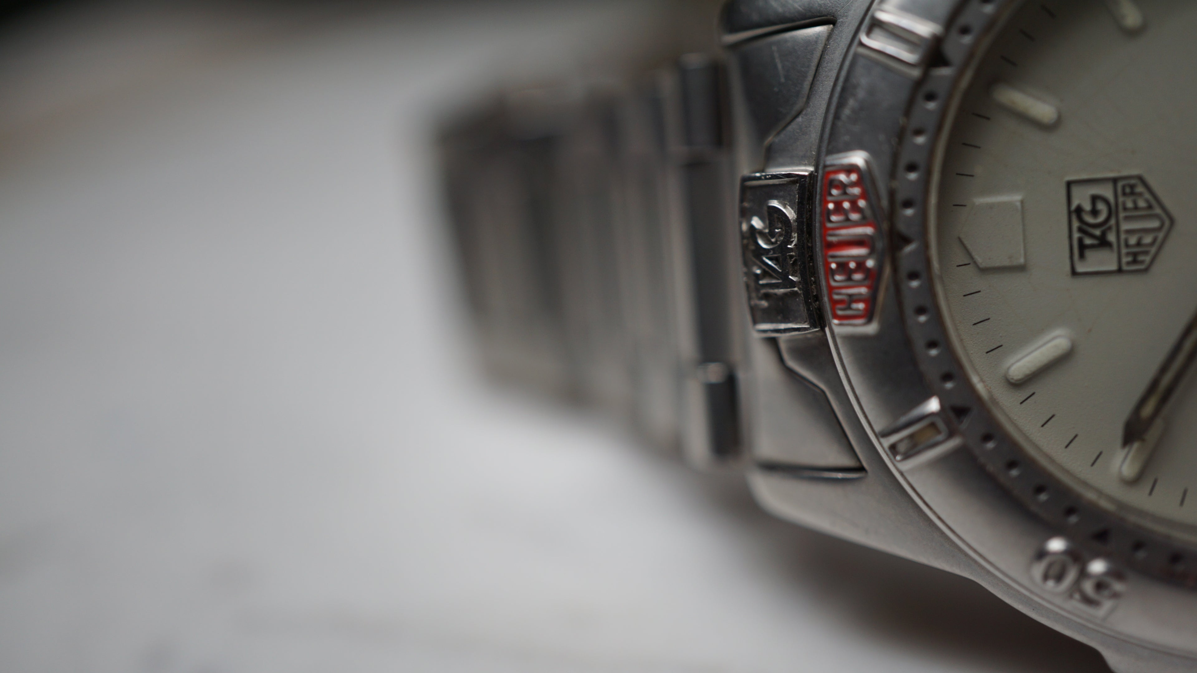 TAG Heuer Professional 4000 Series – White Dial – 41 mm – New Old Stock