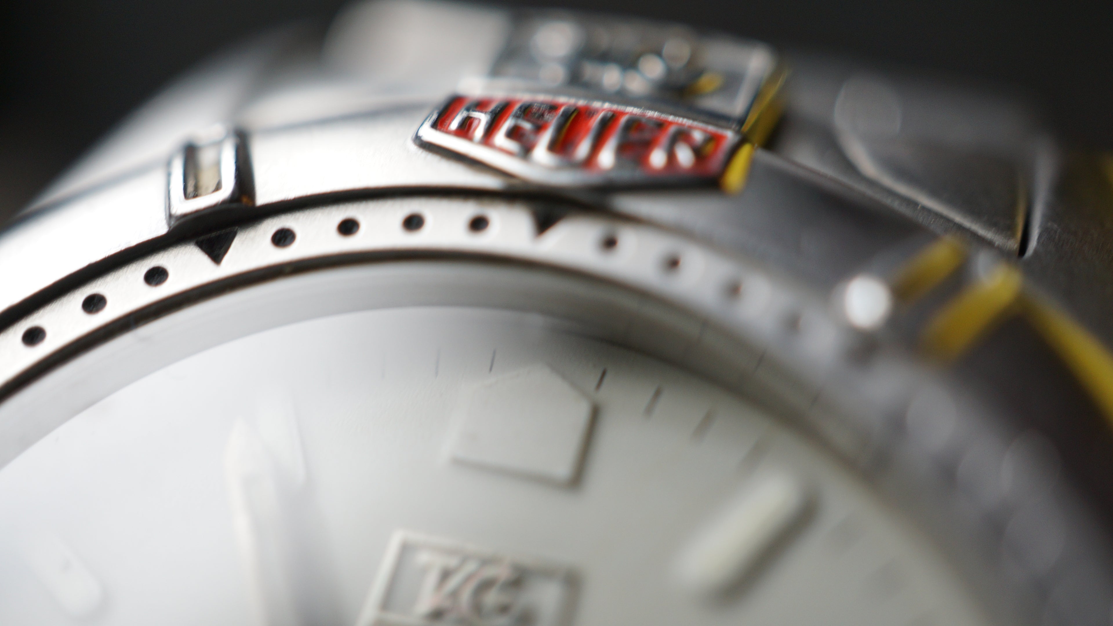 TAG Heuer Professional 4000 Series – White Dial – 41 mm – New Old Stock