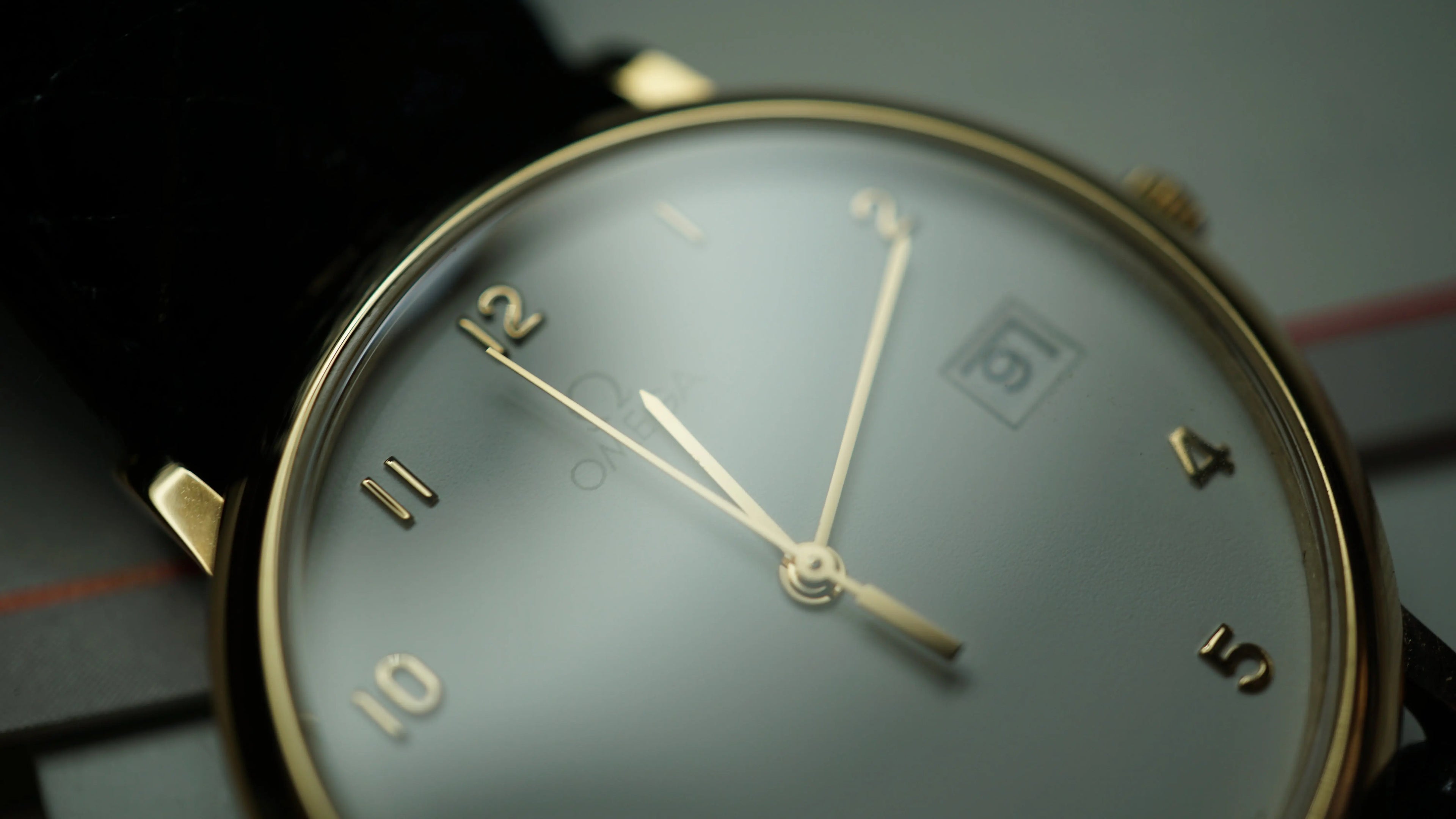 Omega de Vile the iconic gold hands from the 90s full set - Fama Elegance