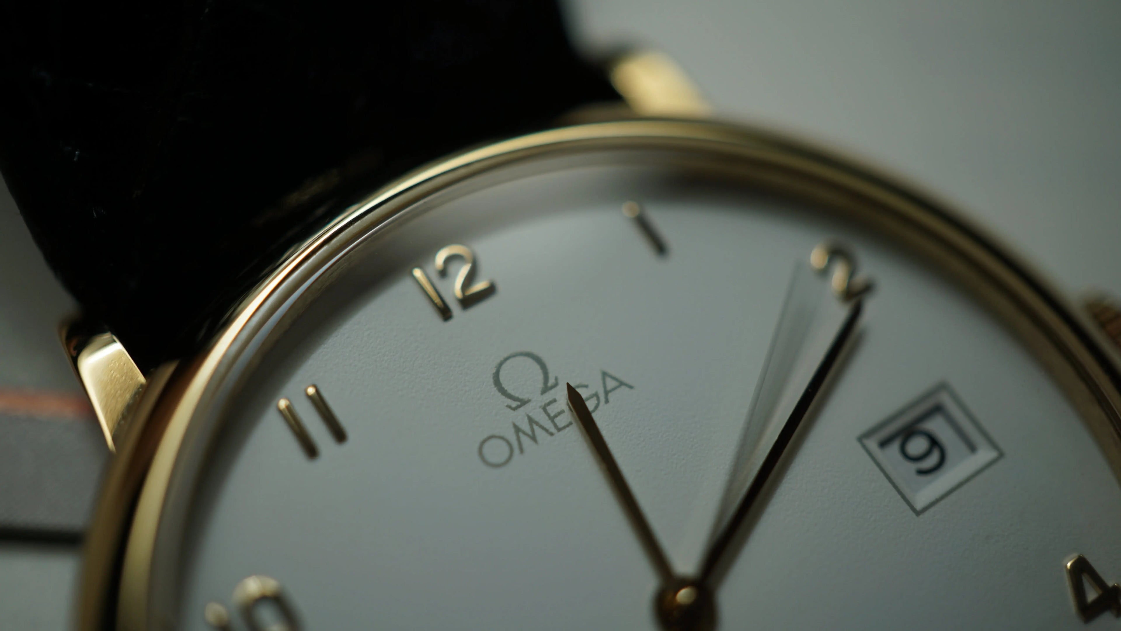 Omega de Vile the iconic gold hands from the 90s full set - Fama Elegance