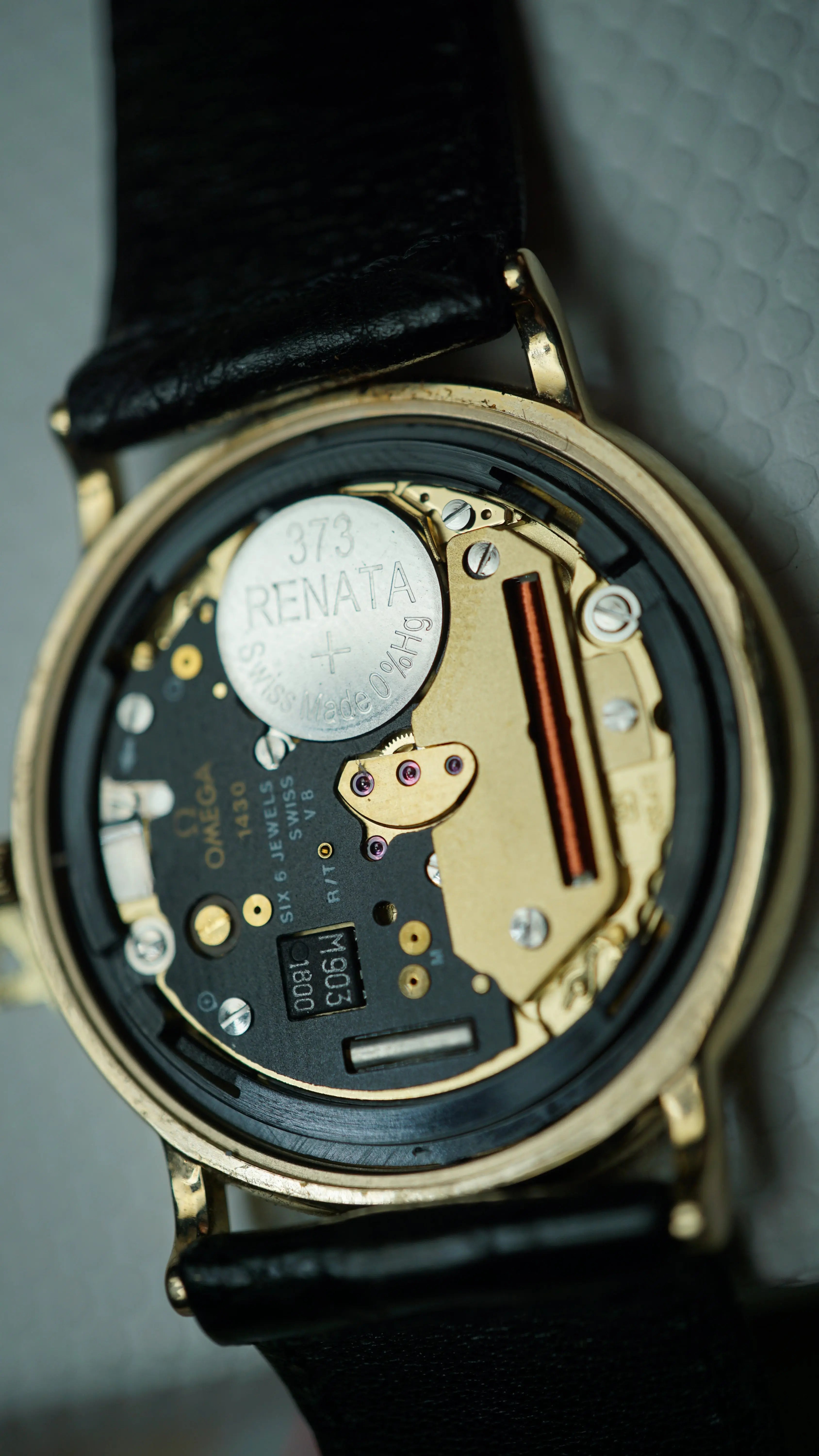 Omega de Vile the iconic gold hands from the 90s full set - Fama Elegance