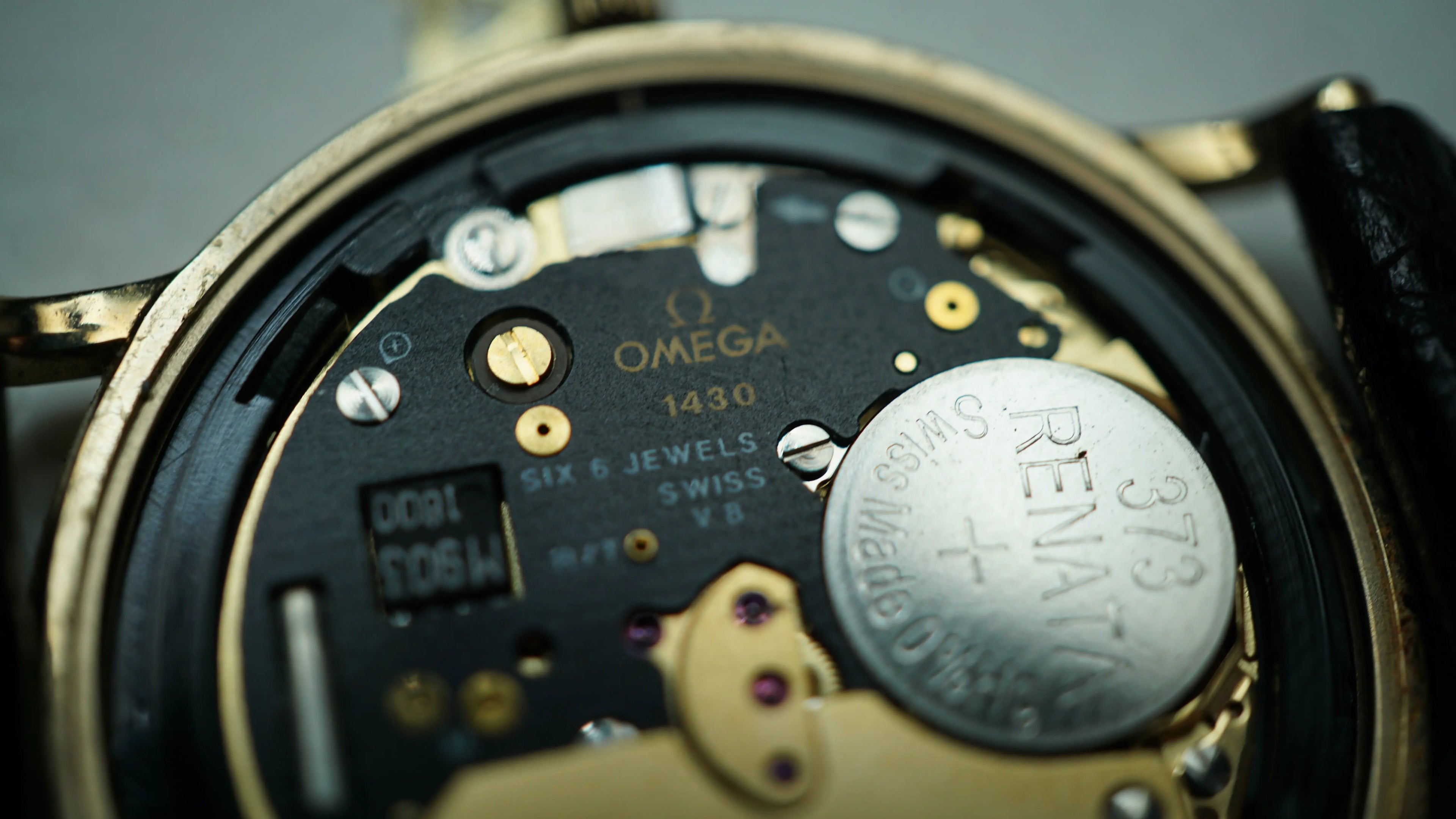 Omega de Vile the iconic gold hands from the 90s full set - Fama Elegance