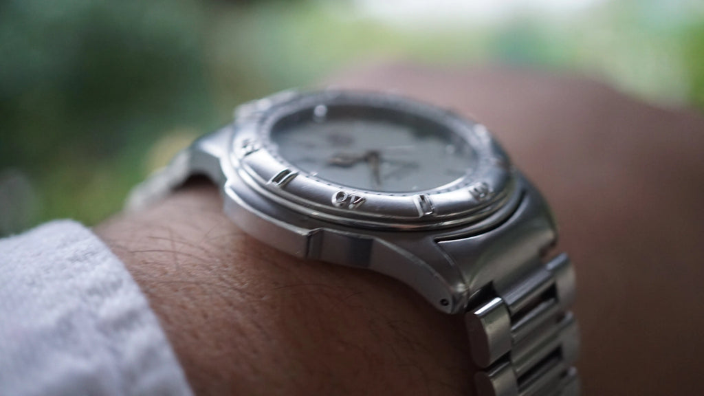 TAG Heuer Professional 4000 Series – White Dial – 41 mm Fama Elegance