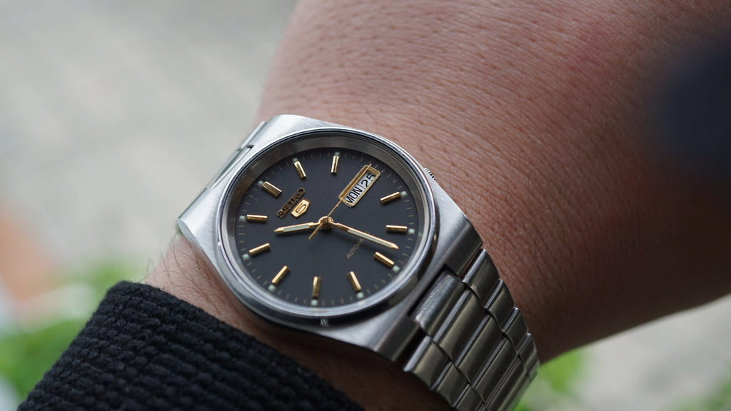 Seiko 5 Automatic black phantom  – Rare Textured Dial – 1980s Vintage Classic Fama Elegance