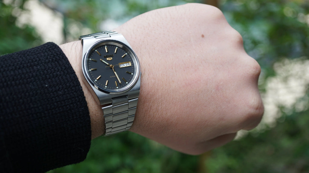 Seiko 5 Automatic black phantom  – Rare Textured Dial – 1980s Vintage Classic Fama Elegance