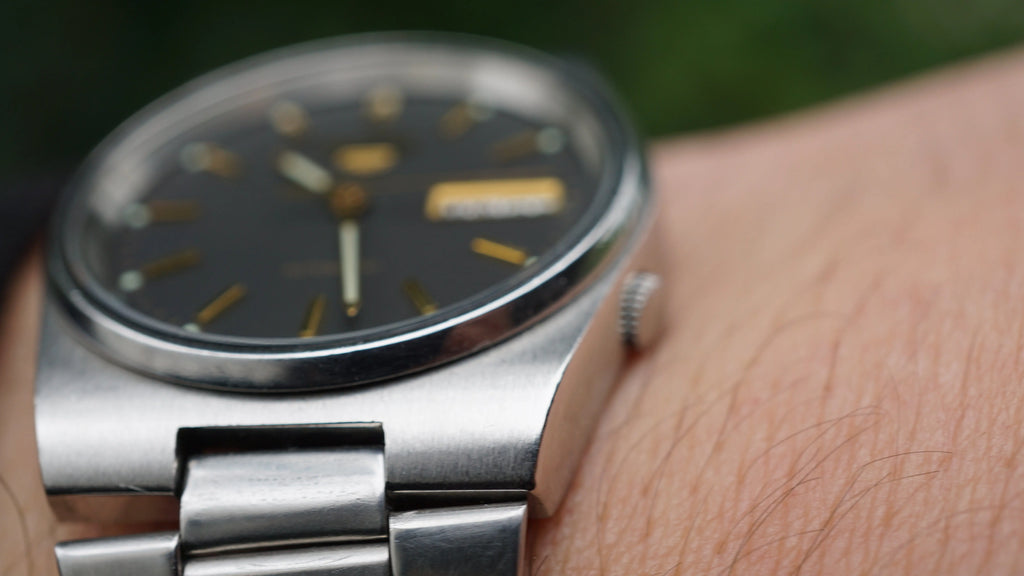 Seiko 5 Automatic black phantom  – Rare Textured Dial – 1980s Vintage Classic Fama Elegance