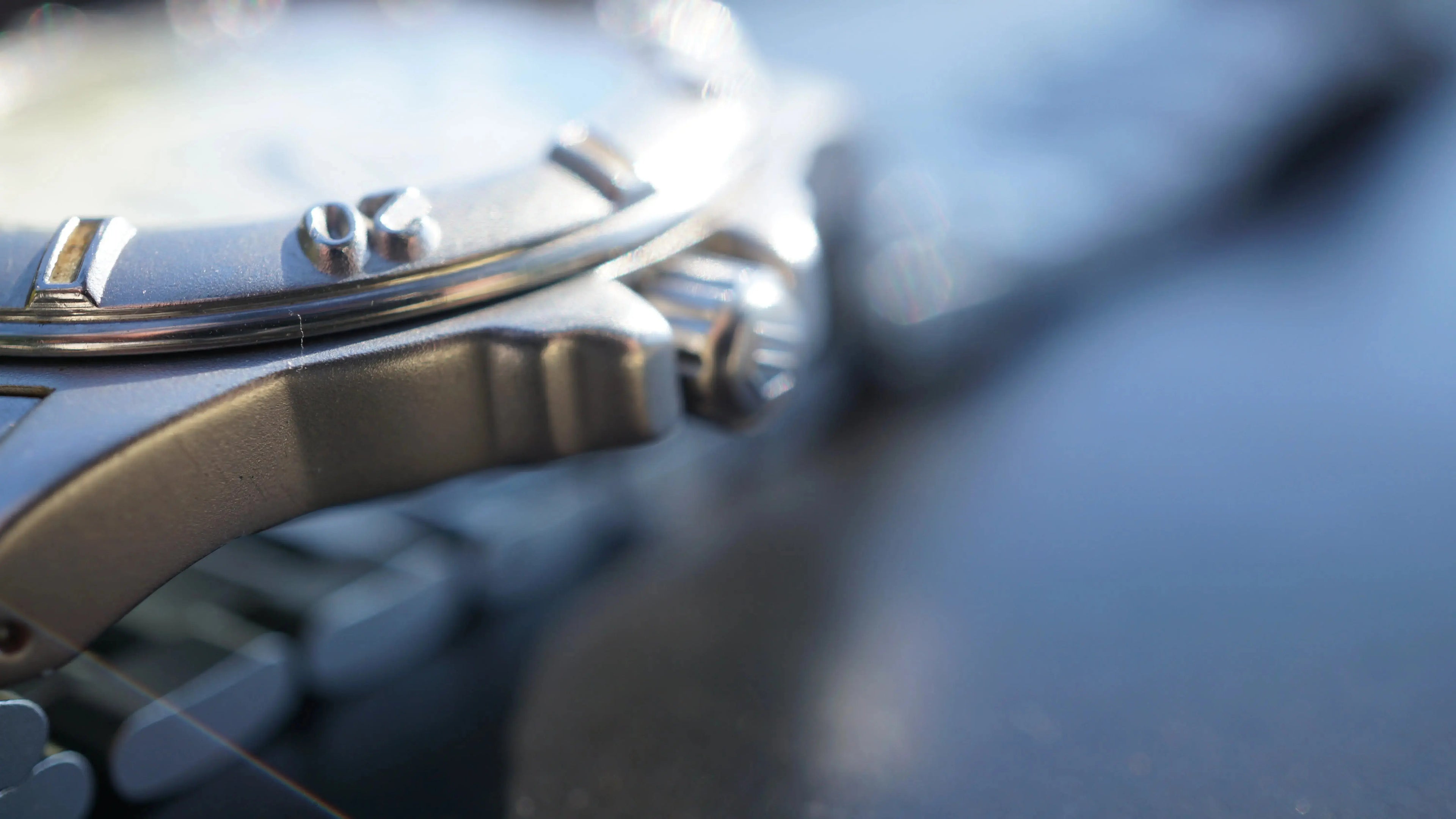 TAG Heuer Professional 4000 Series – White Dial – 41 mm – Fama Elegance