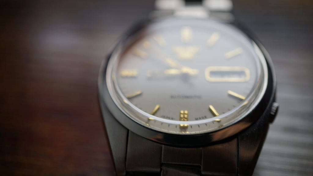 Seiko 5 Automatic White Phantom 1980s Vintage Classic Fama Elegance