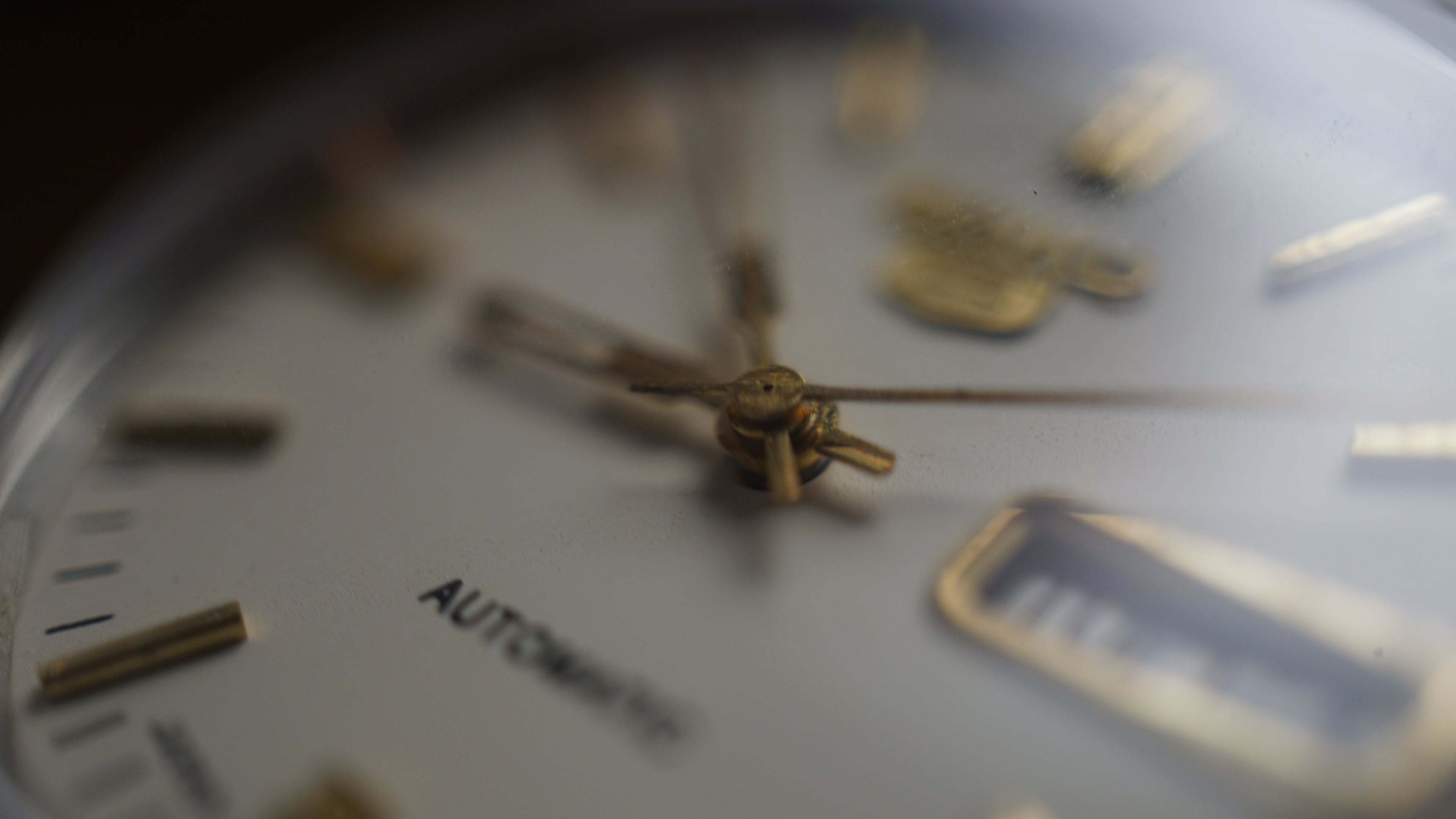 Seiko 5 Automatic White Phantom 1980s Vintage Classic Fama Elegance