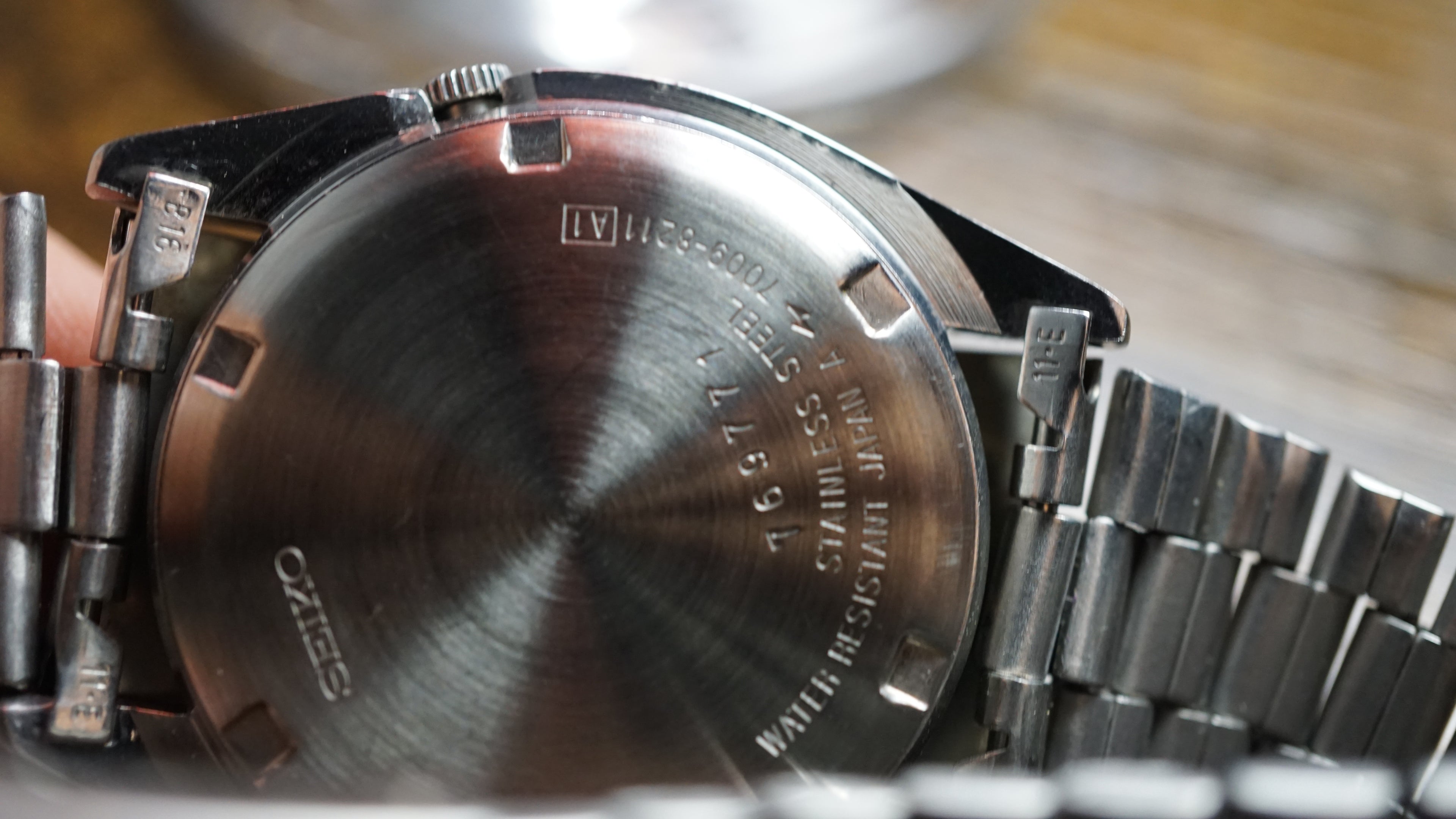 Seiko 5 Automatic White Phantom 1980s Vintage Classic Fama Elegance