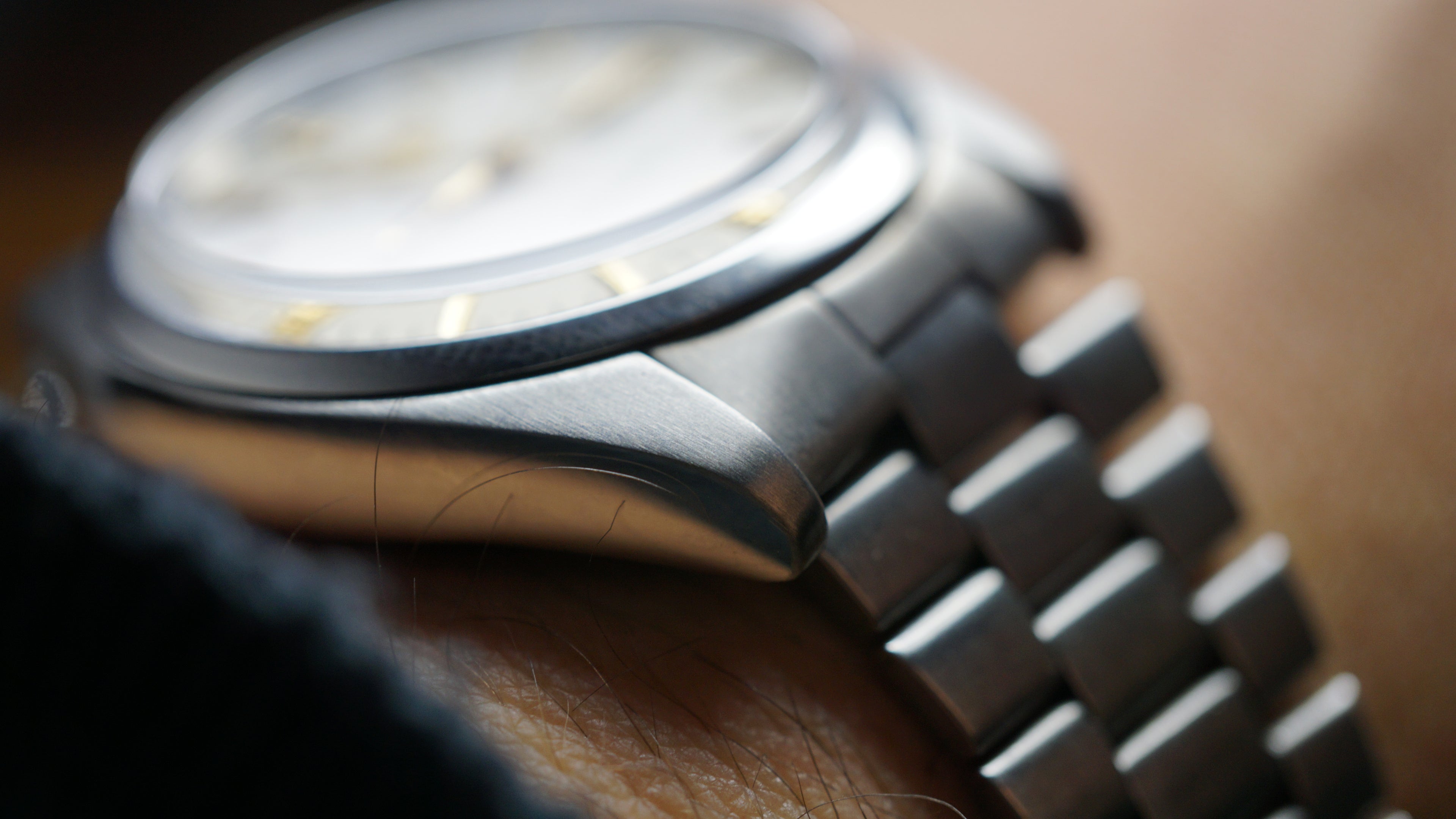 Seiko 5 Automatic White Phantom 1980s Vintage Classic Fama Elegance