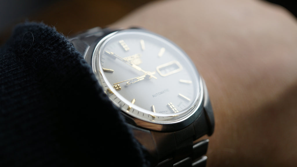 Seiko 5 Automatic White Phantom 1980s Vintage Classic Fama Elegance