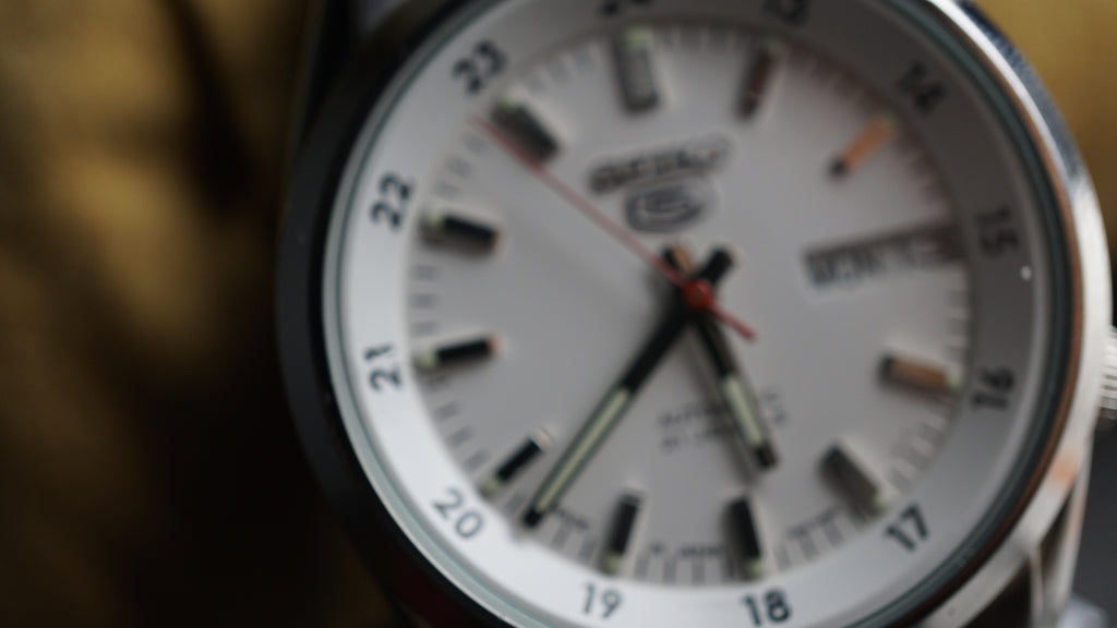 Seiko 5 SNK559J1 – Relógio Automático Masculino Fama Elegance