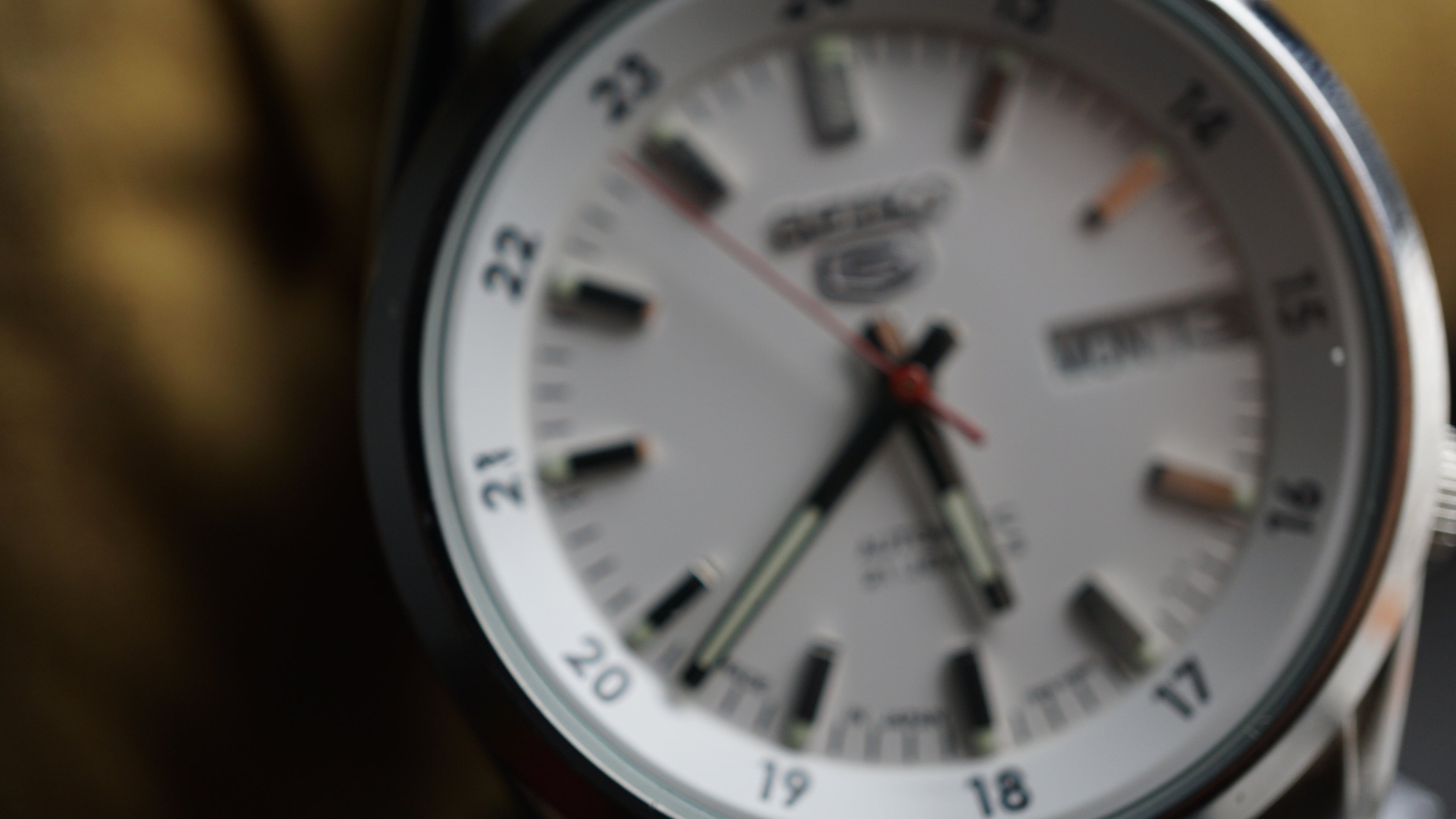 Seiko 5 SNK559J1 – Relógio Automático Masculino Fama Elegance