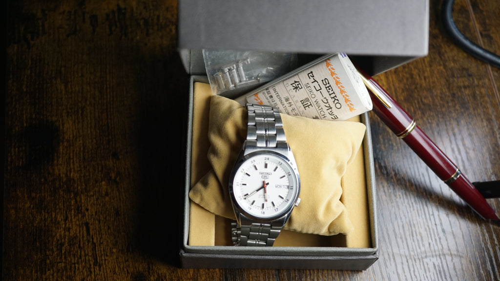 Seiko 5 SNK559J1 – Relógio Automático Masculino Fama Elegance