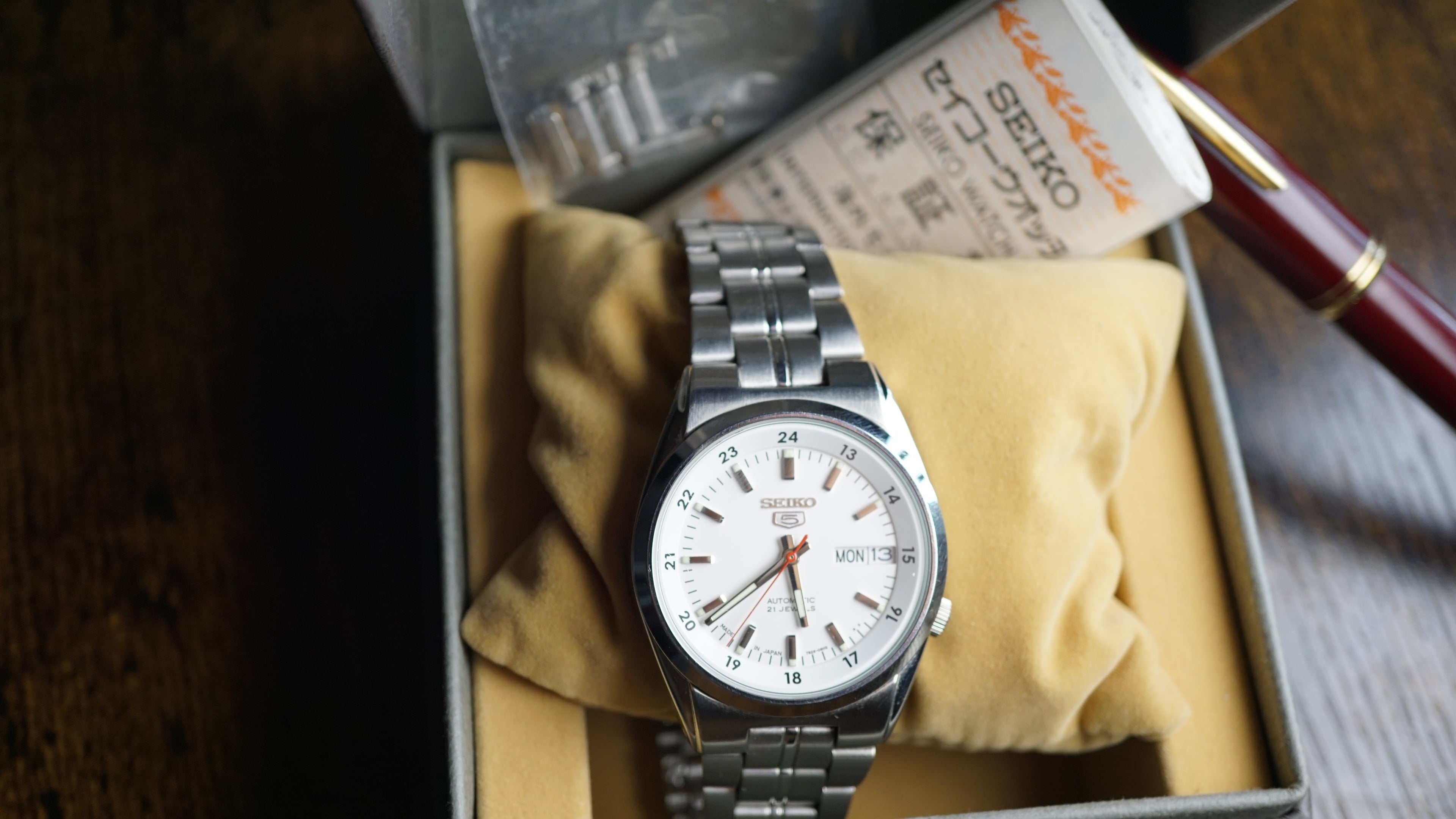 Seiko 5 SNK559J1 – Relógio Automático Masculino Fama Elegance