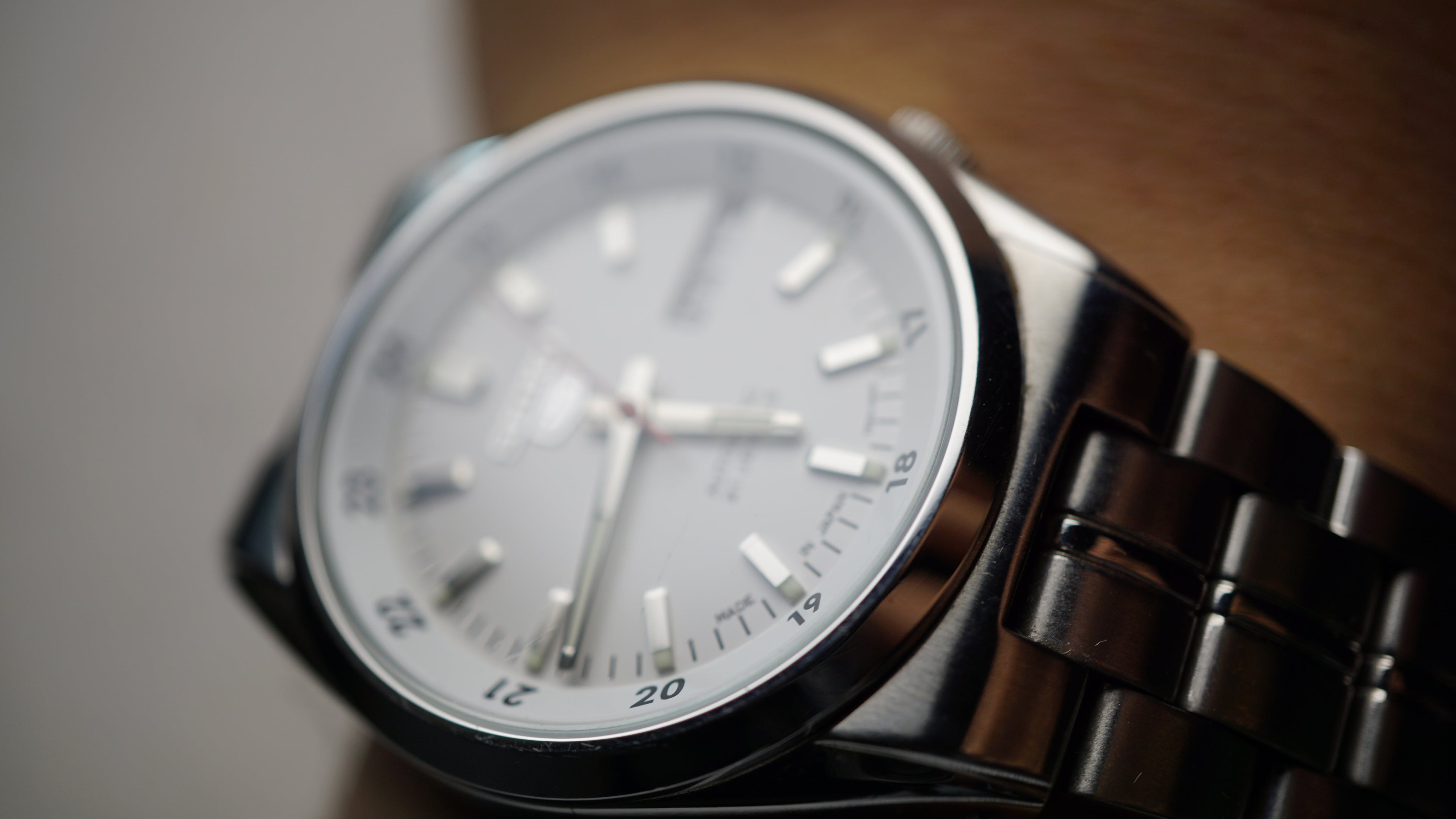 Seiko 5 SNK559J1 – Relógio Automático Masculino Fama Elegance